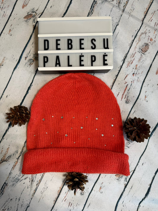 Kepurė su blizgučiais