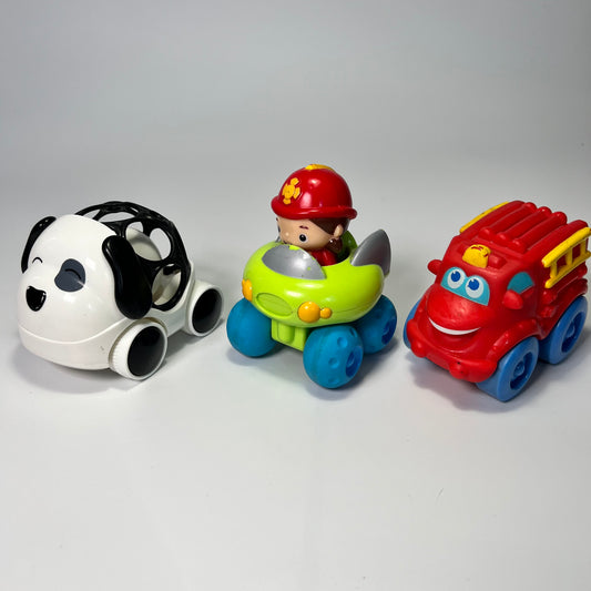 Mažų automobilių rinkinys mažiesiems