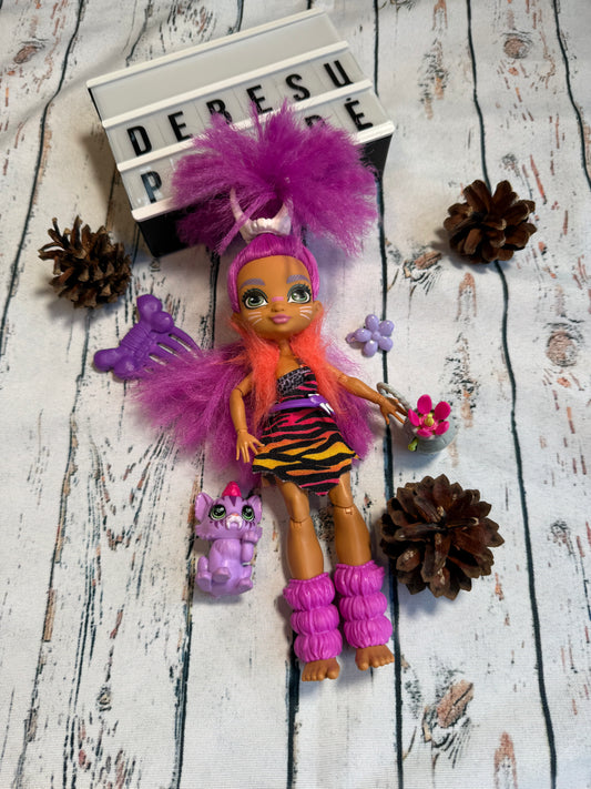 🌋 Cave Club Roaralai ir jos draugas! 🦴💜