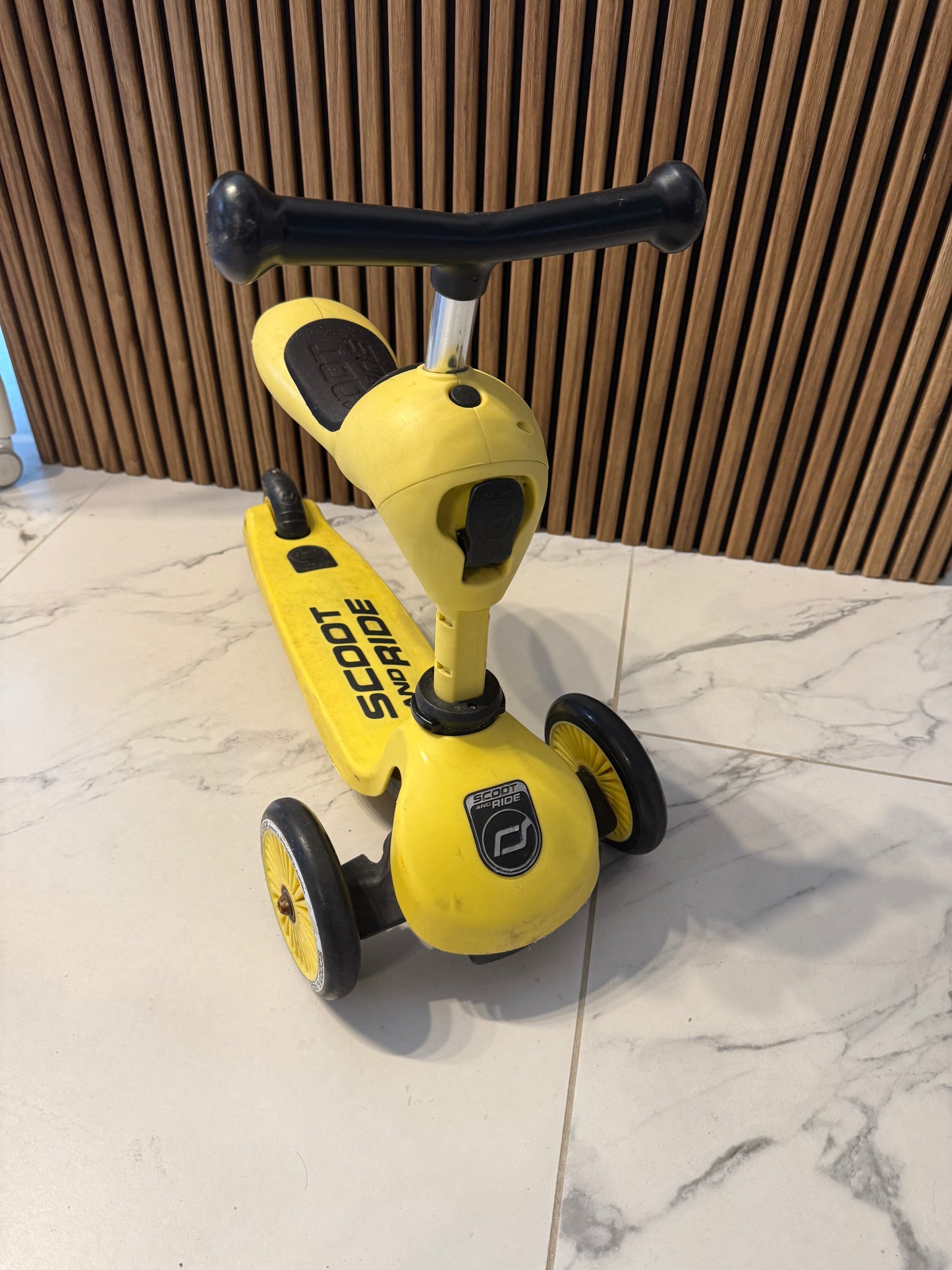 🛴 Vaikiškas paspirtukas su sėdyne – 2 viename