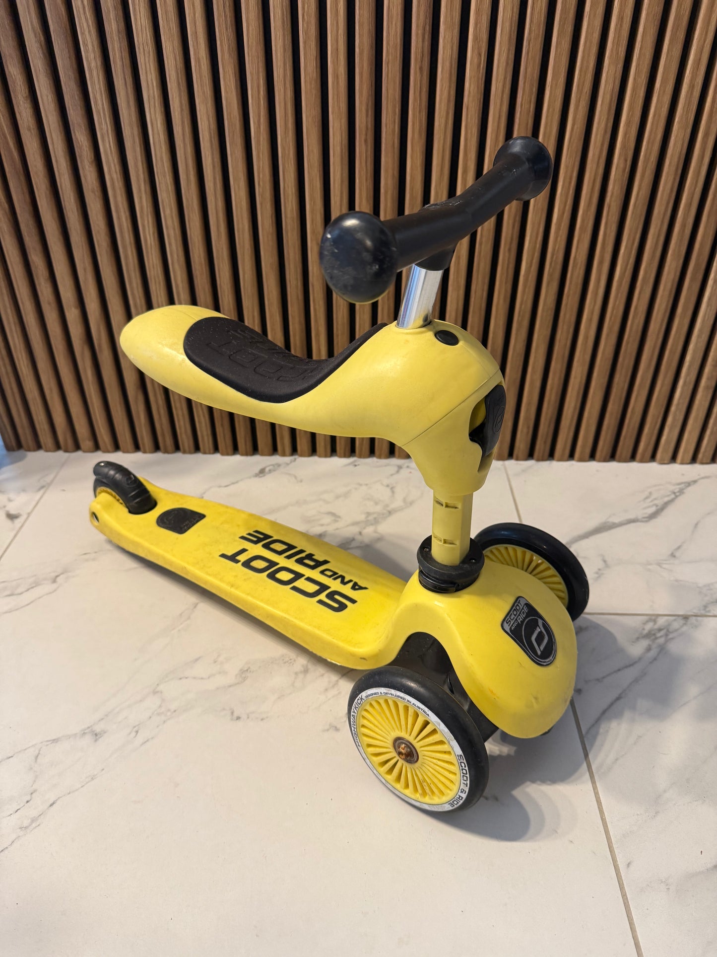 🛴 Vaikiškas paspirtukas su sėdyne – 2 viename