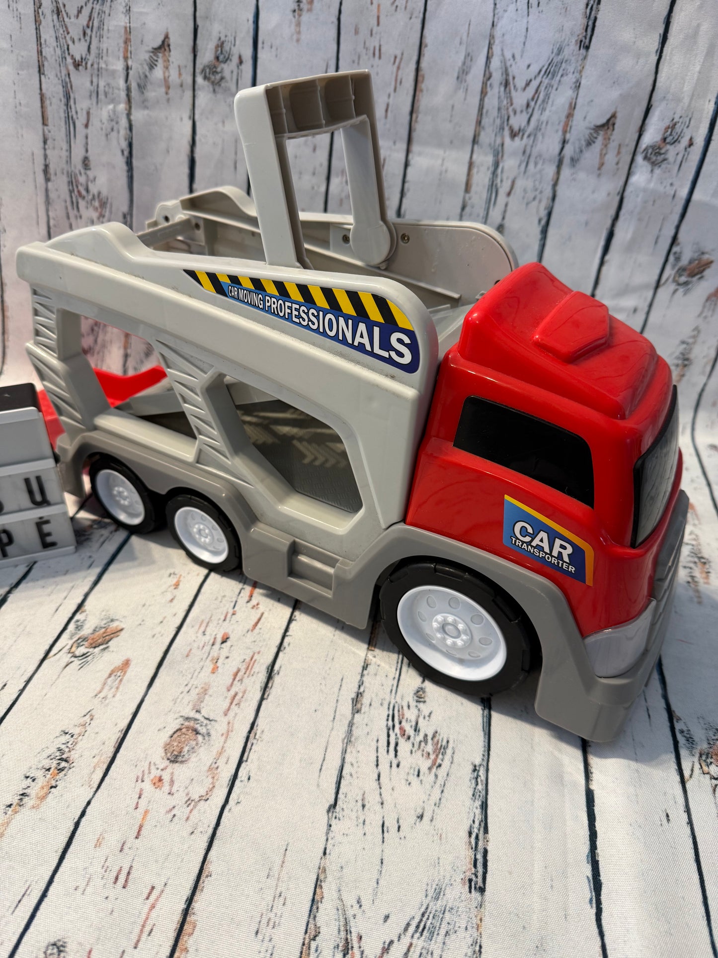 🚛 Didelis žaislinis autovežis su garsais