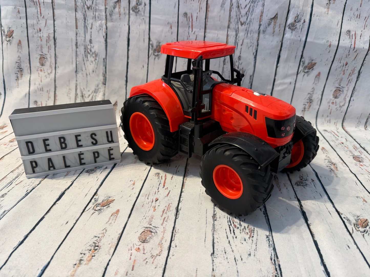 🚜 Didelis žaislinis traktorius su garsais