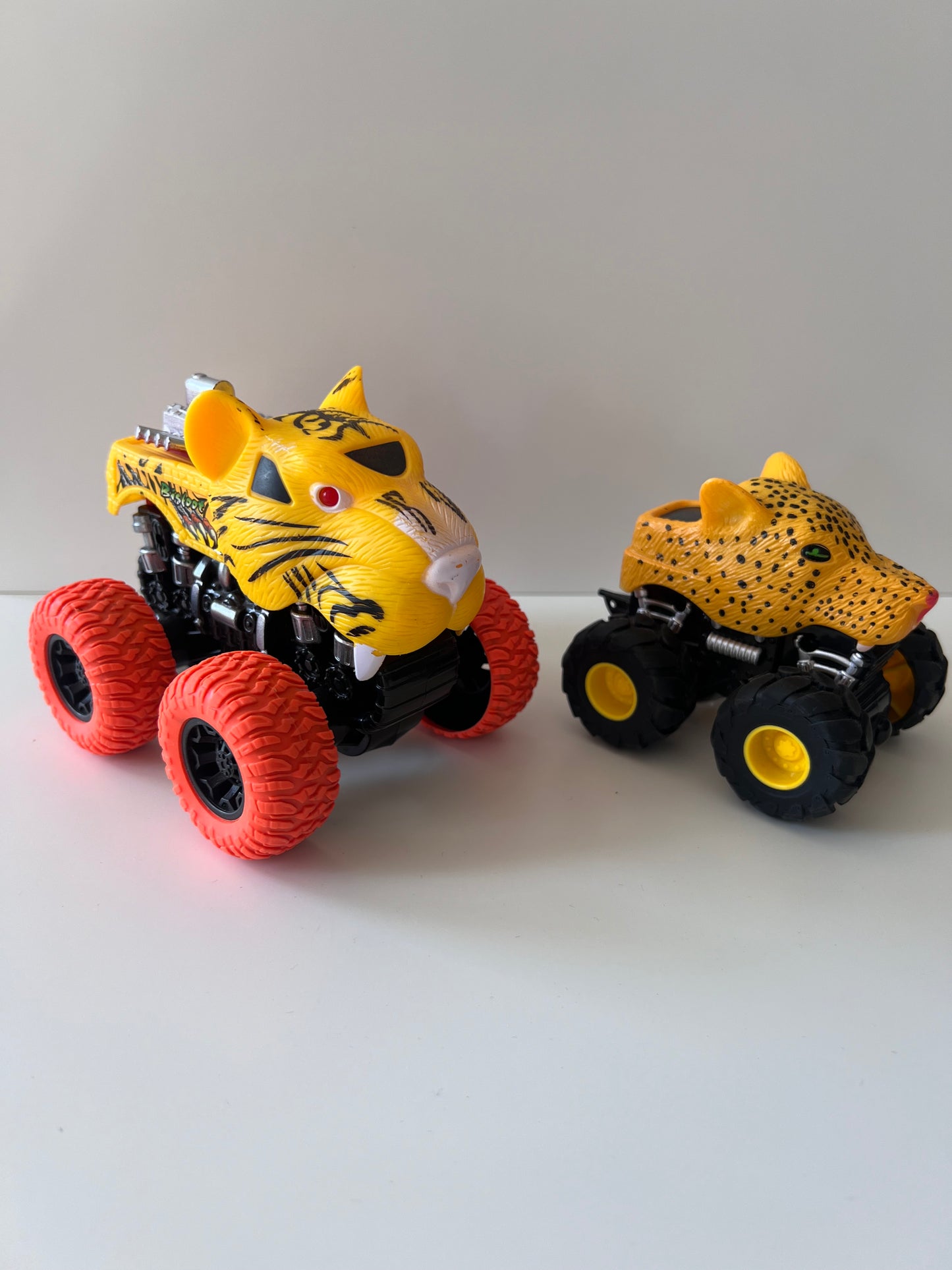 Automobilių komplektas 2vnt
