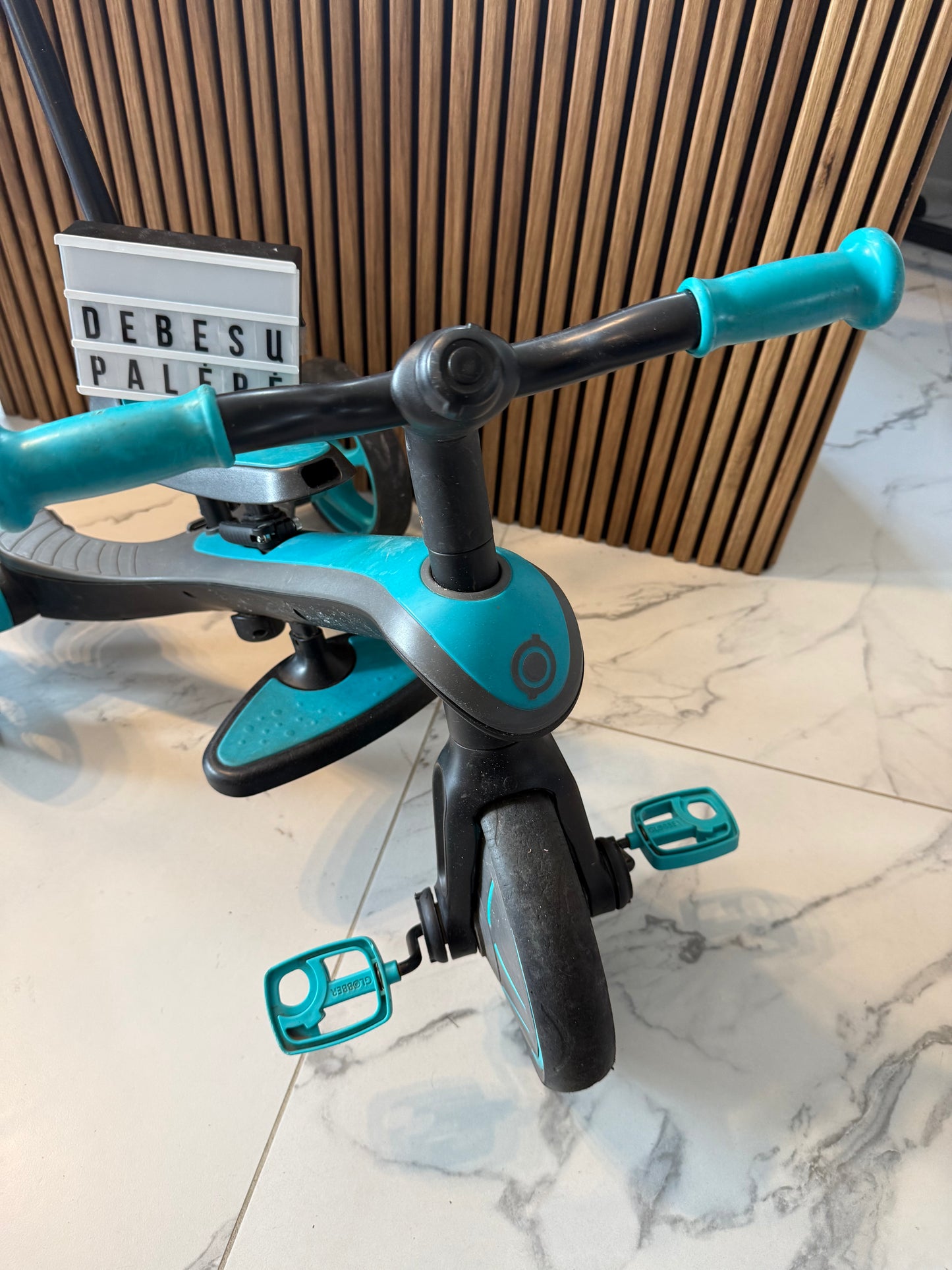 🚲 Globber vaikiškas triratukas su stūmimo rankena
