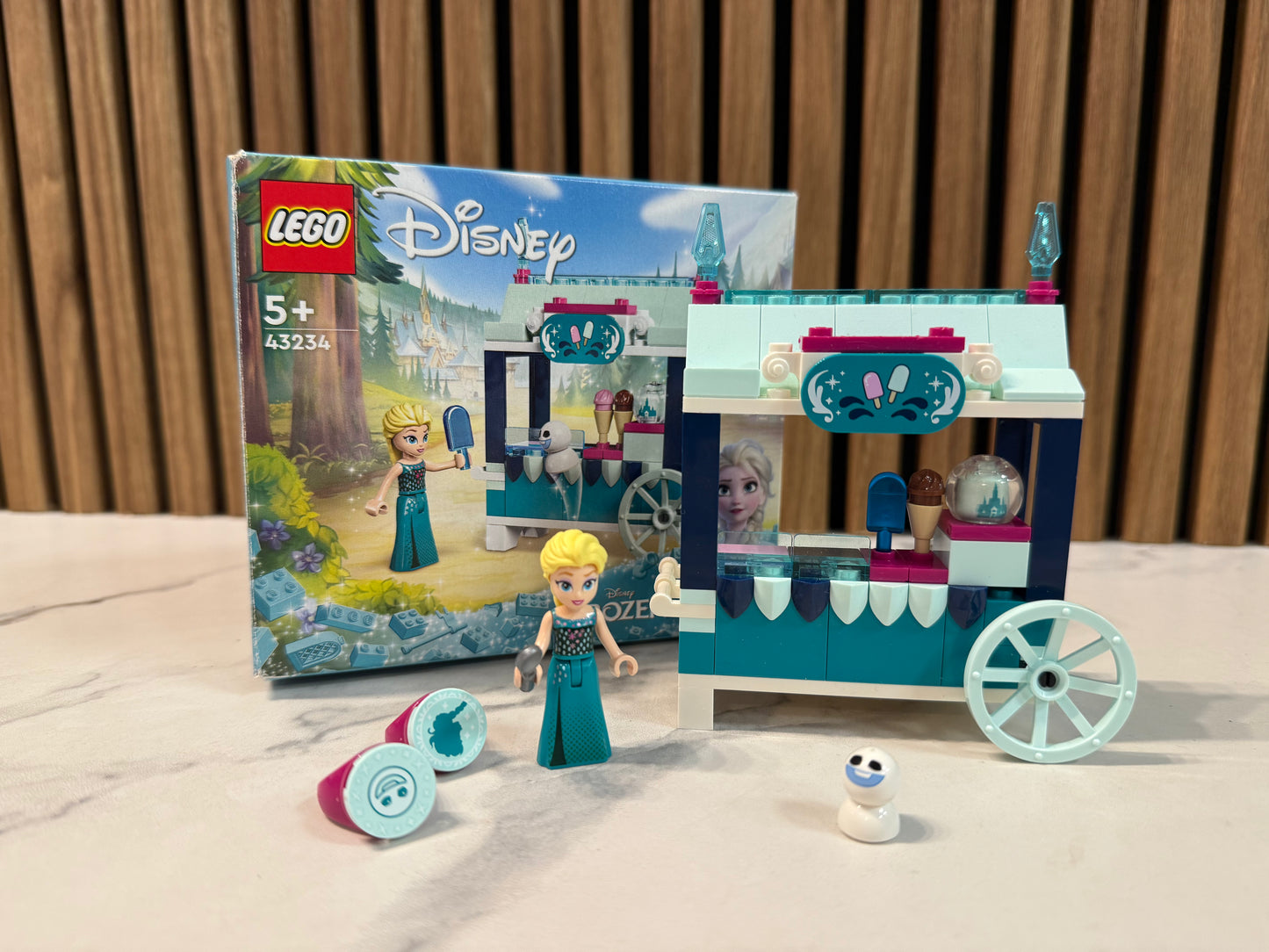 LEGO rinkinys „Elsos ledų vežimėlis“ 43234 ❄️🍦