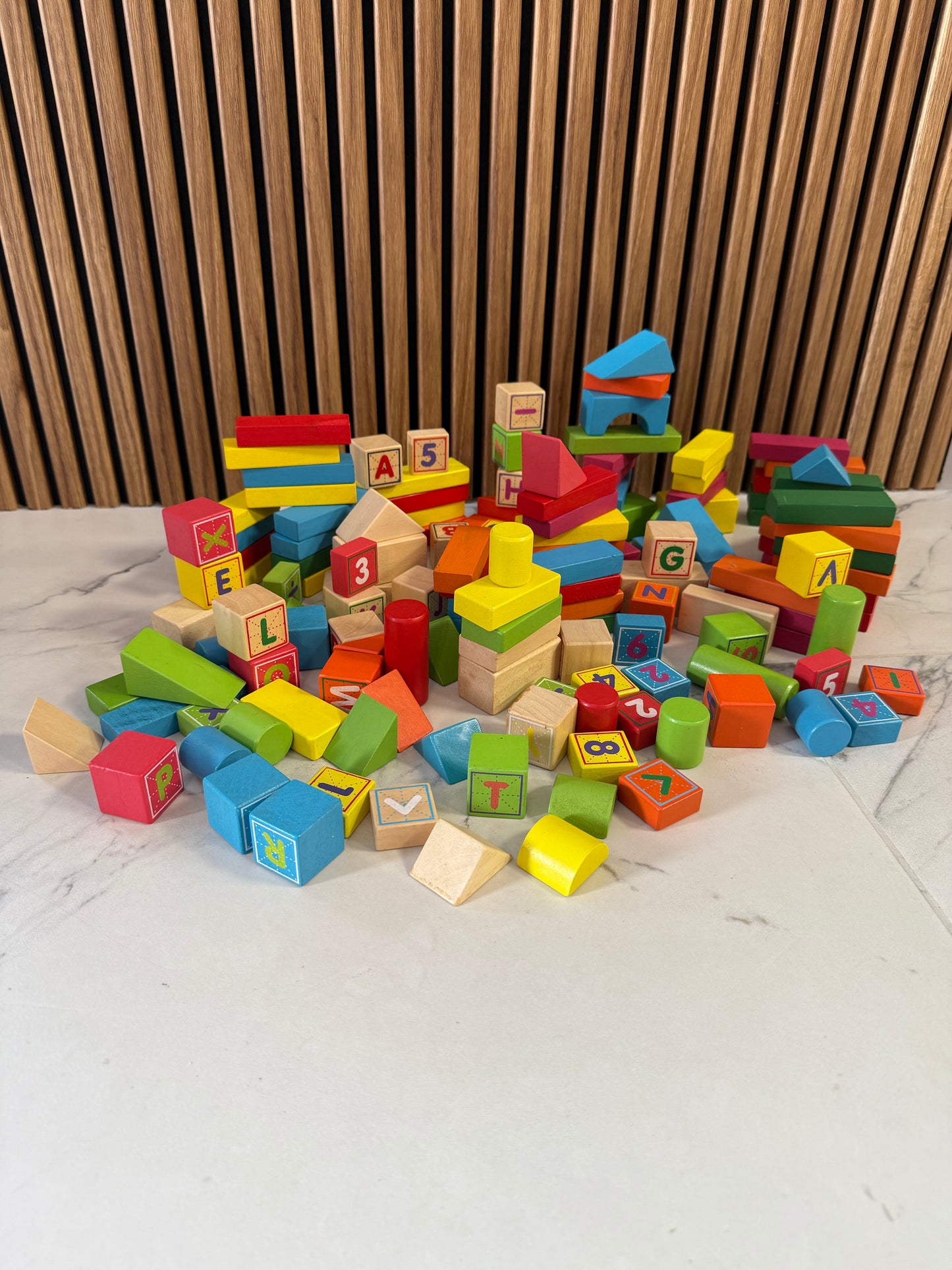 Medinės kaladėlės „Spalvų miestas“ 🏙️🌈