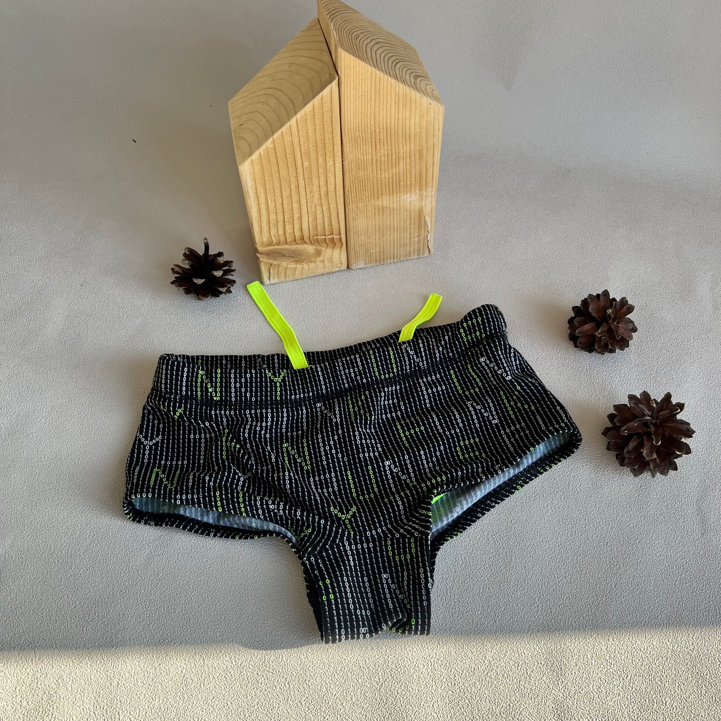 Maudymosi kelnaitės, Funky trunks