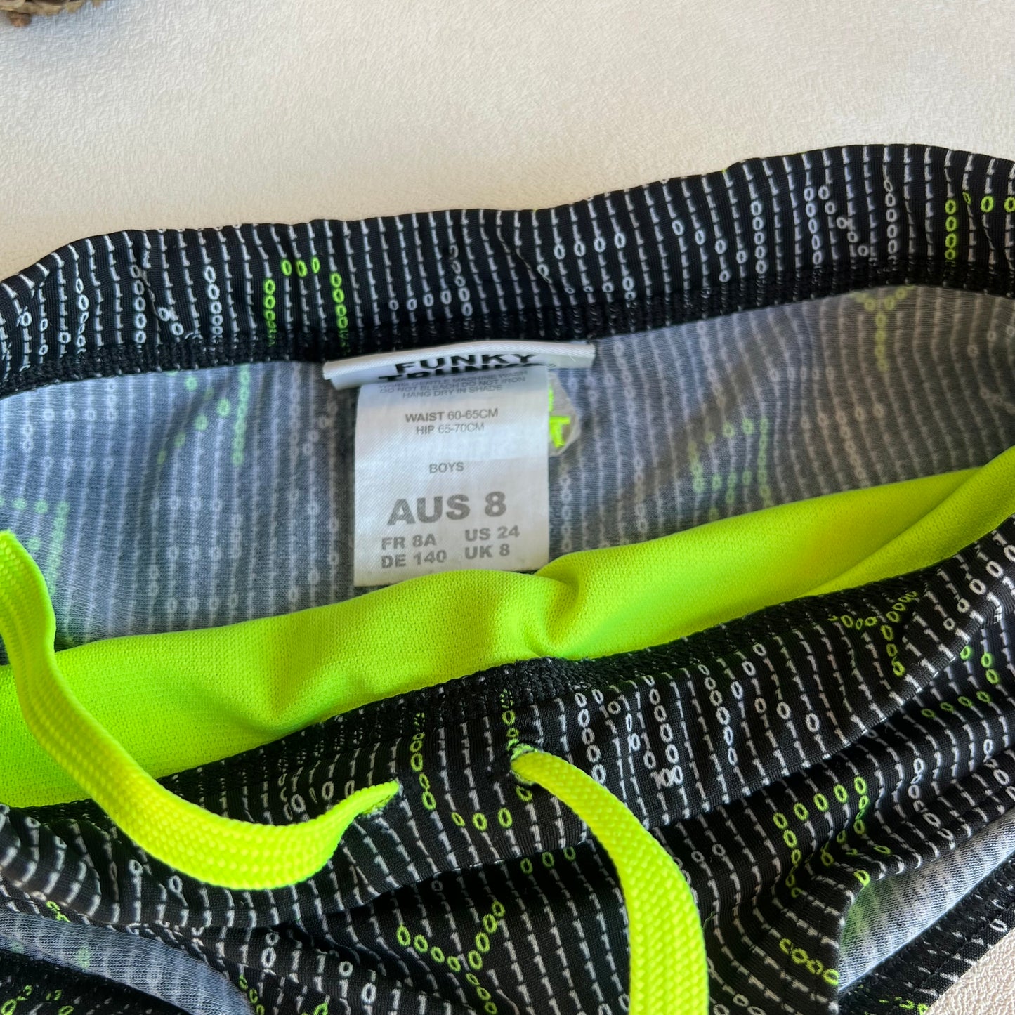 Maudymosi kelnaitės, Funky trunks