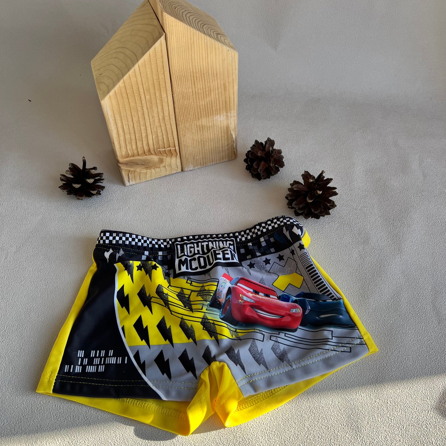 Maudymosi kelnaitės, Disney