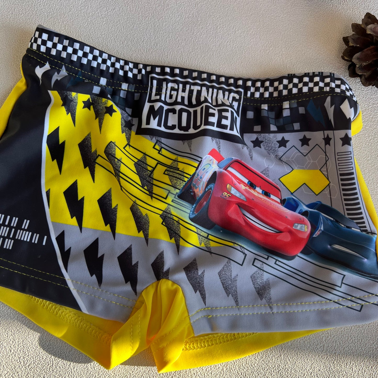 Maudymosi kelnaitės, Disney