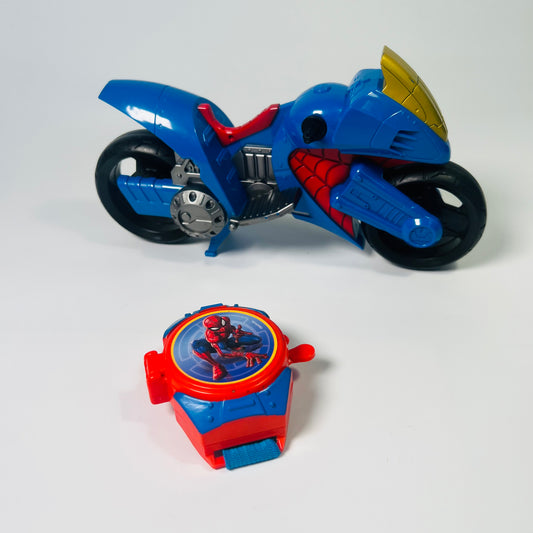 Žmogaus voro motociklas su laikrodžiu