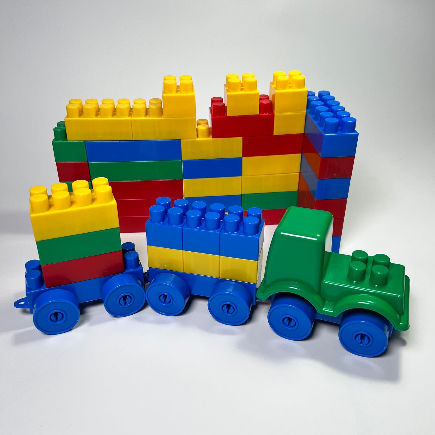 Kūrybinis kaladėlių konstruktorius