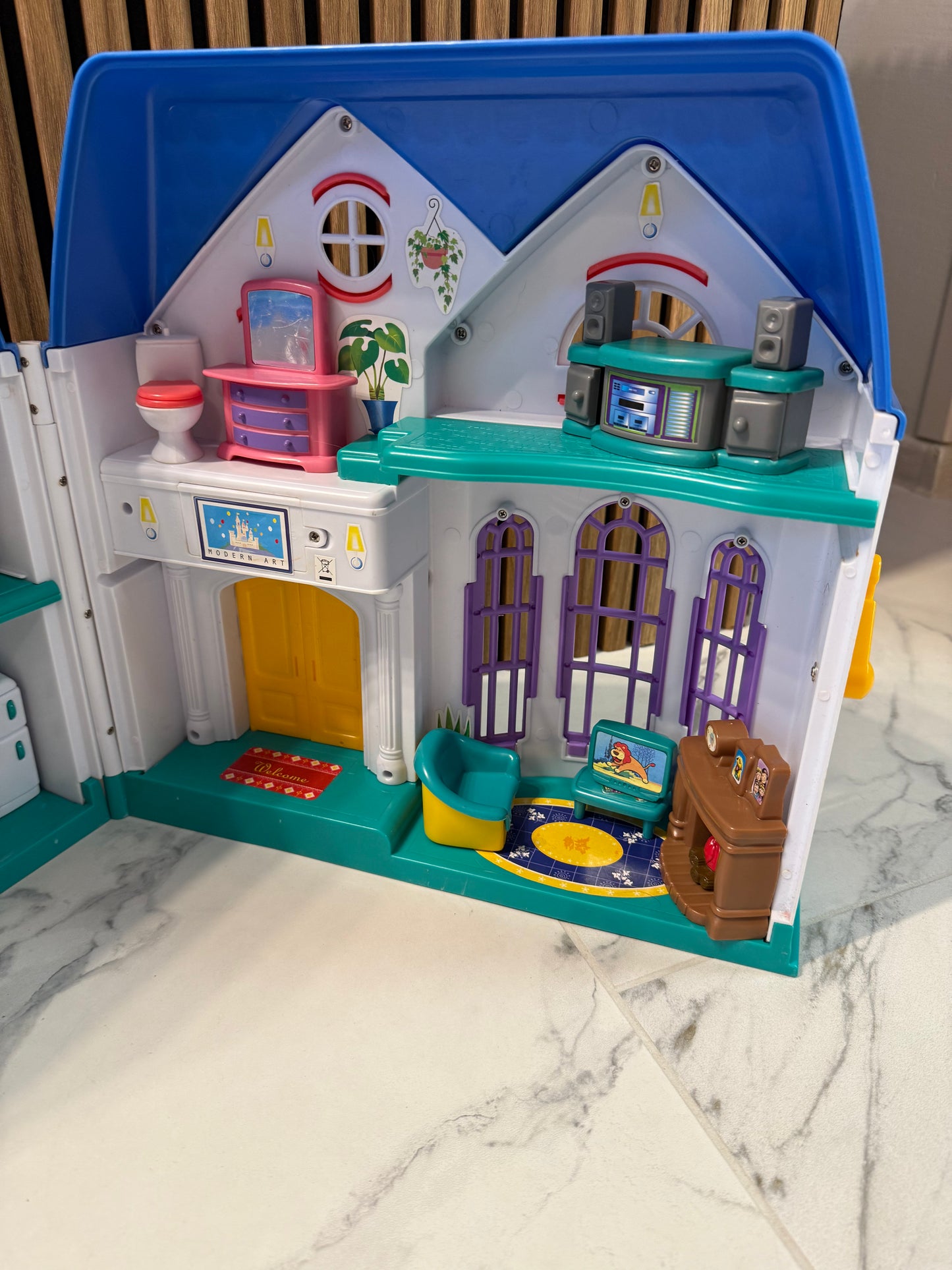 Linksmųjų Istorijų Lėlių Namelis🏡