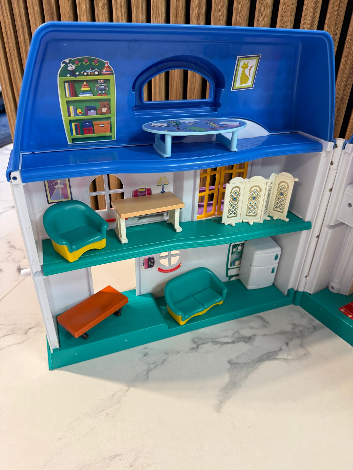 Linksmųjų Istorijų Lėlių Namelis🏡