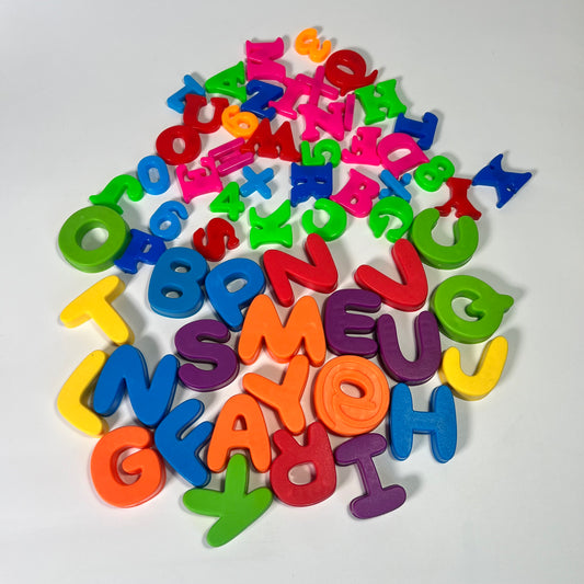 Magnetinių raidelių rinkinys