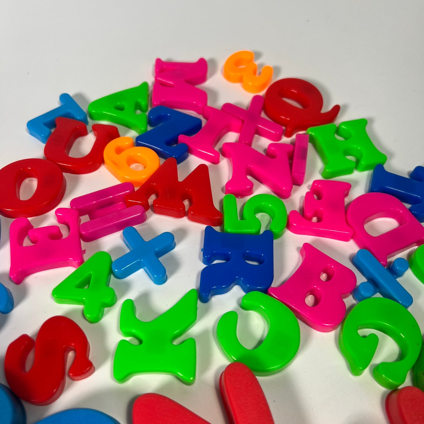 Magnetinių raidelių rinkinys