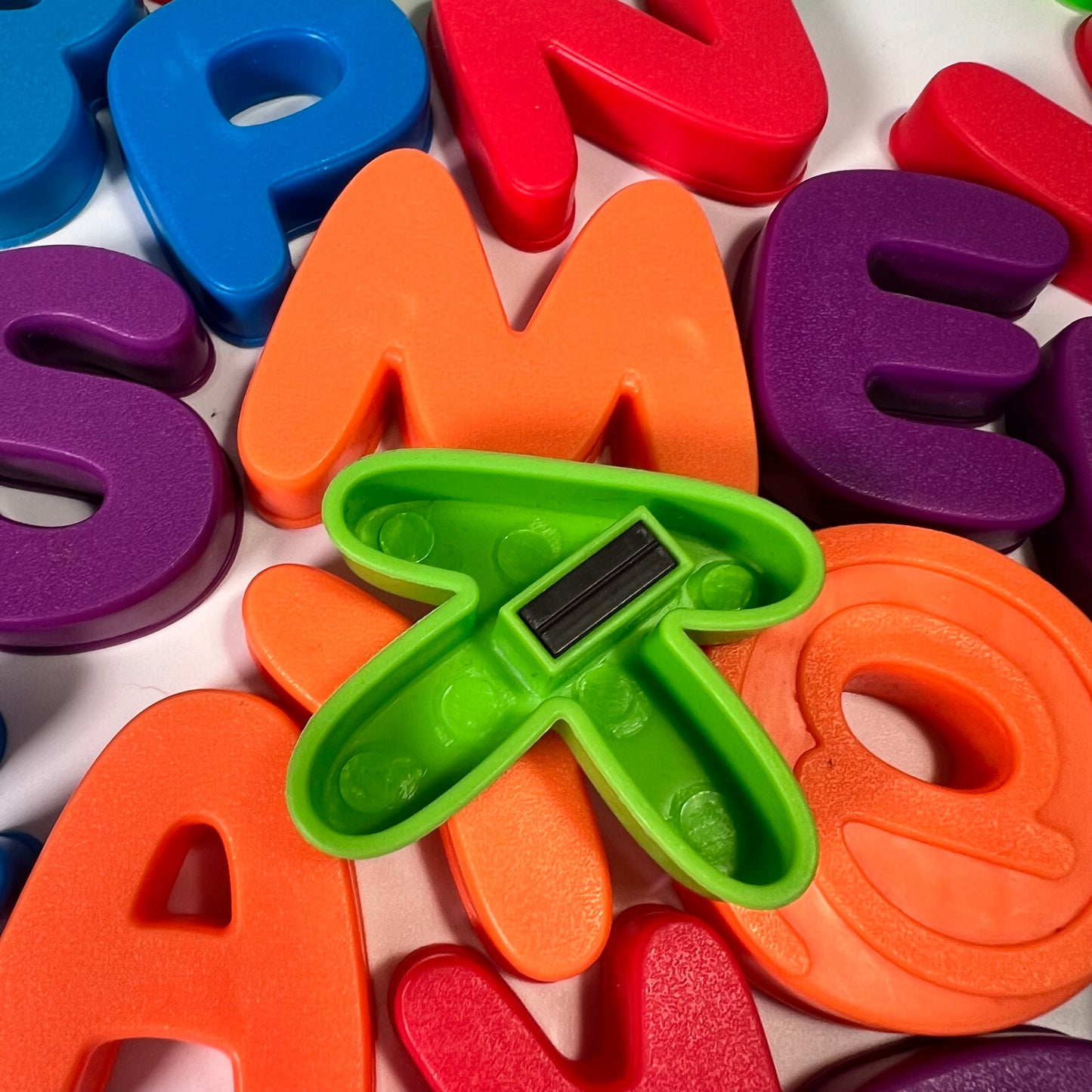 Magnetinių raidelių rinkinys