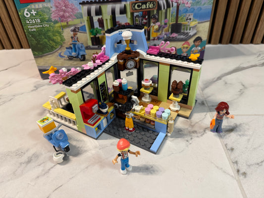 🧩LEGO Friends Heartlake City kavinė 42618– pasiruošusi naujam šefui!