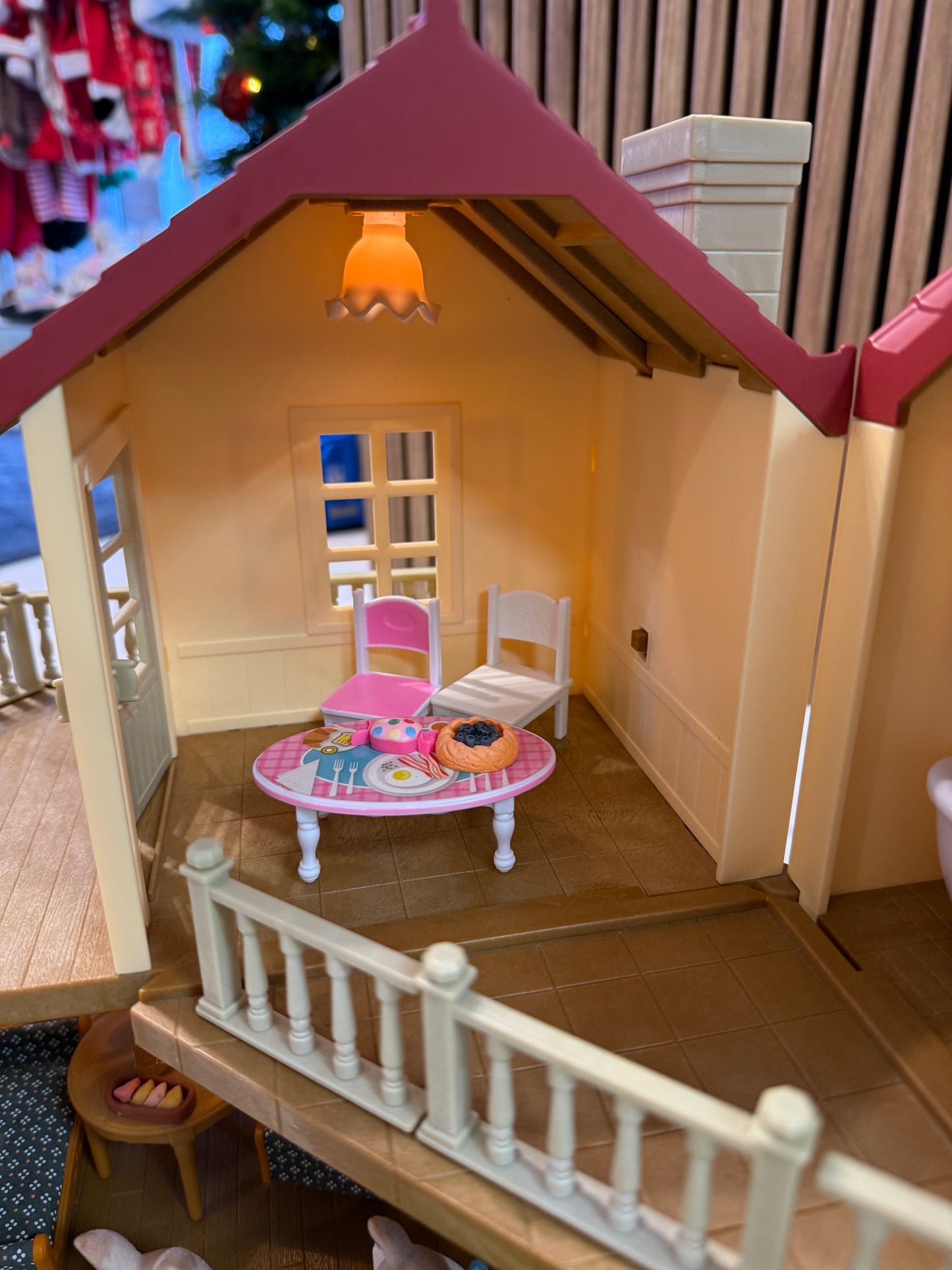 Sylvanian Families Didysis Namas su Kiemo Žaidimų Rinkiniu🏡