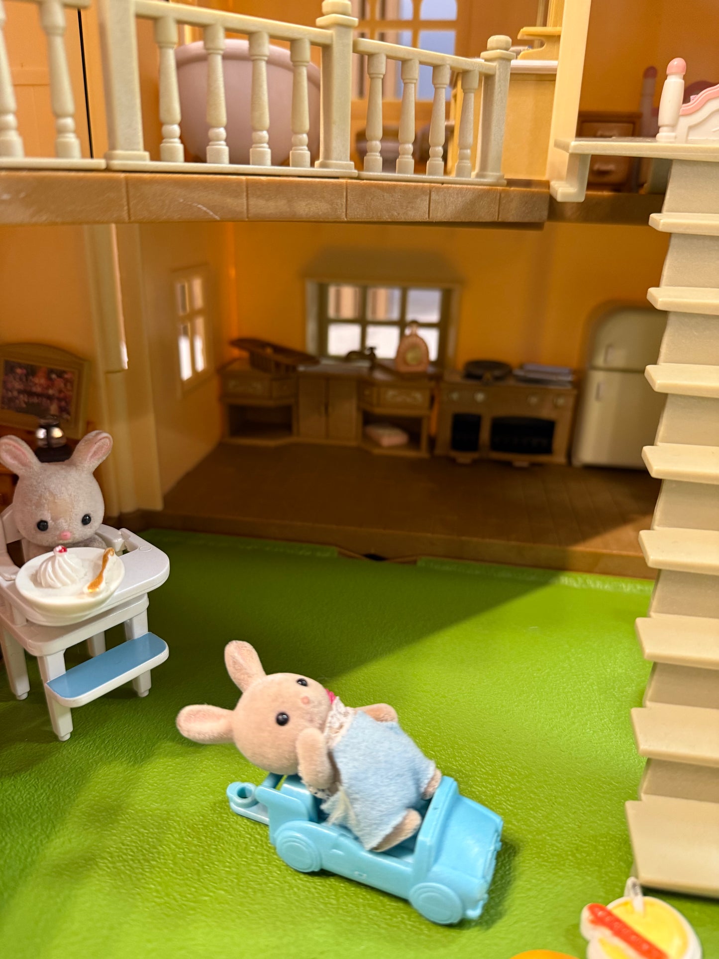 Sylvanian Families Didysis Namas su Kiemo Žaidimų Rinkiniu🏡