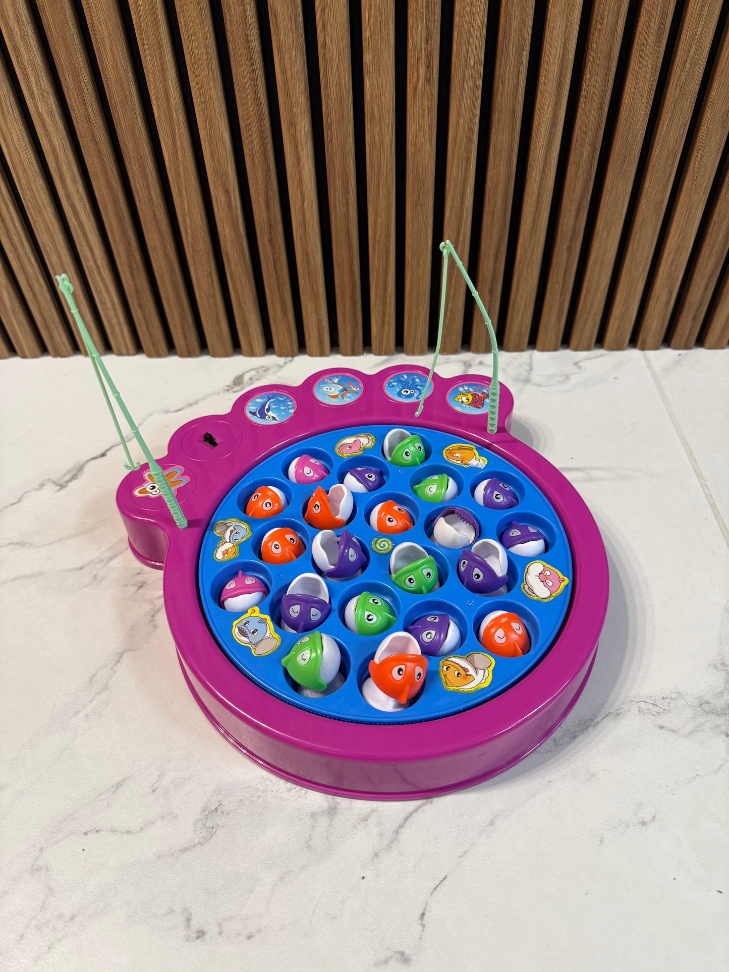 🎣 Muzikinis žvejybos žaidimas „Pagauk mane!“