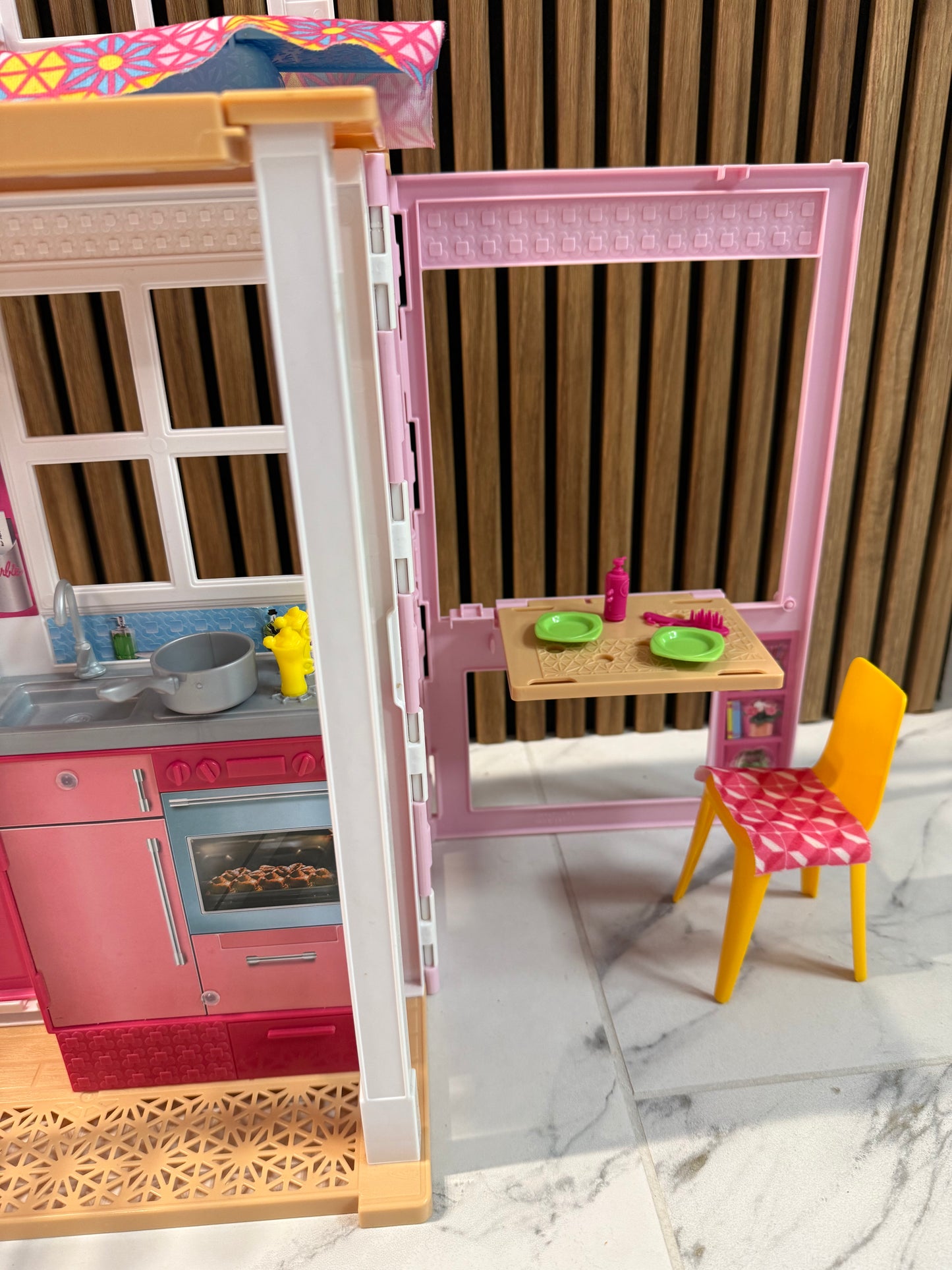 Barbie Spalvotų Svajonių Naminukas