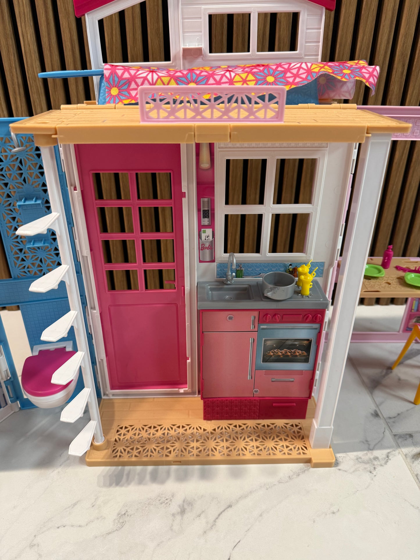 Barbie Spalvotų Svajonių Naminukas