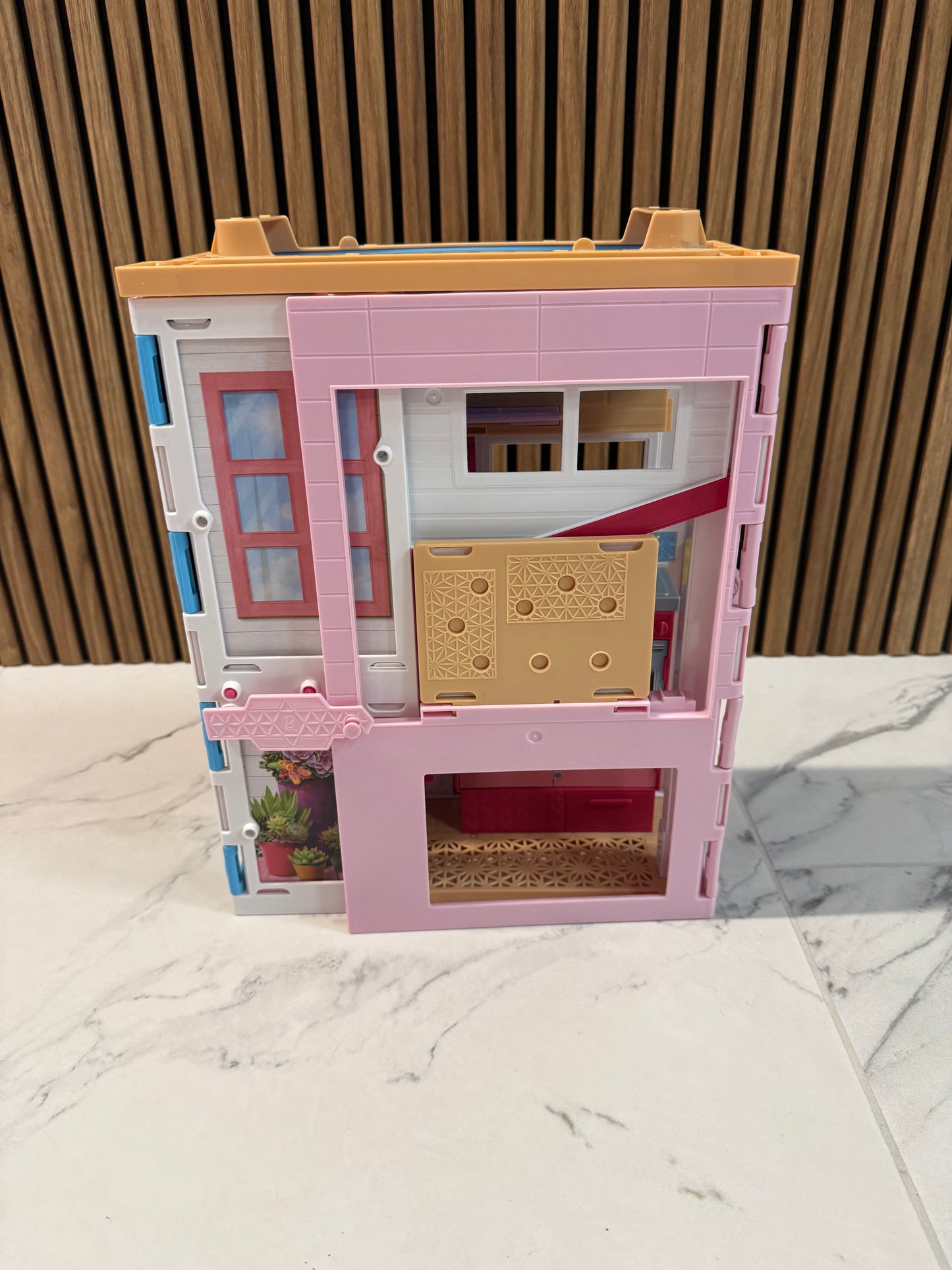 Barbie Spalvotų Svajonių Naminukas