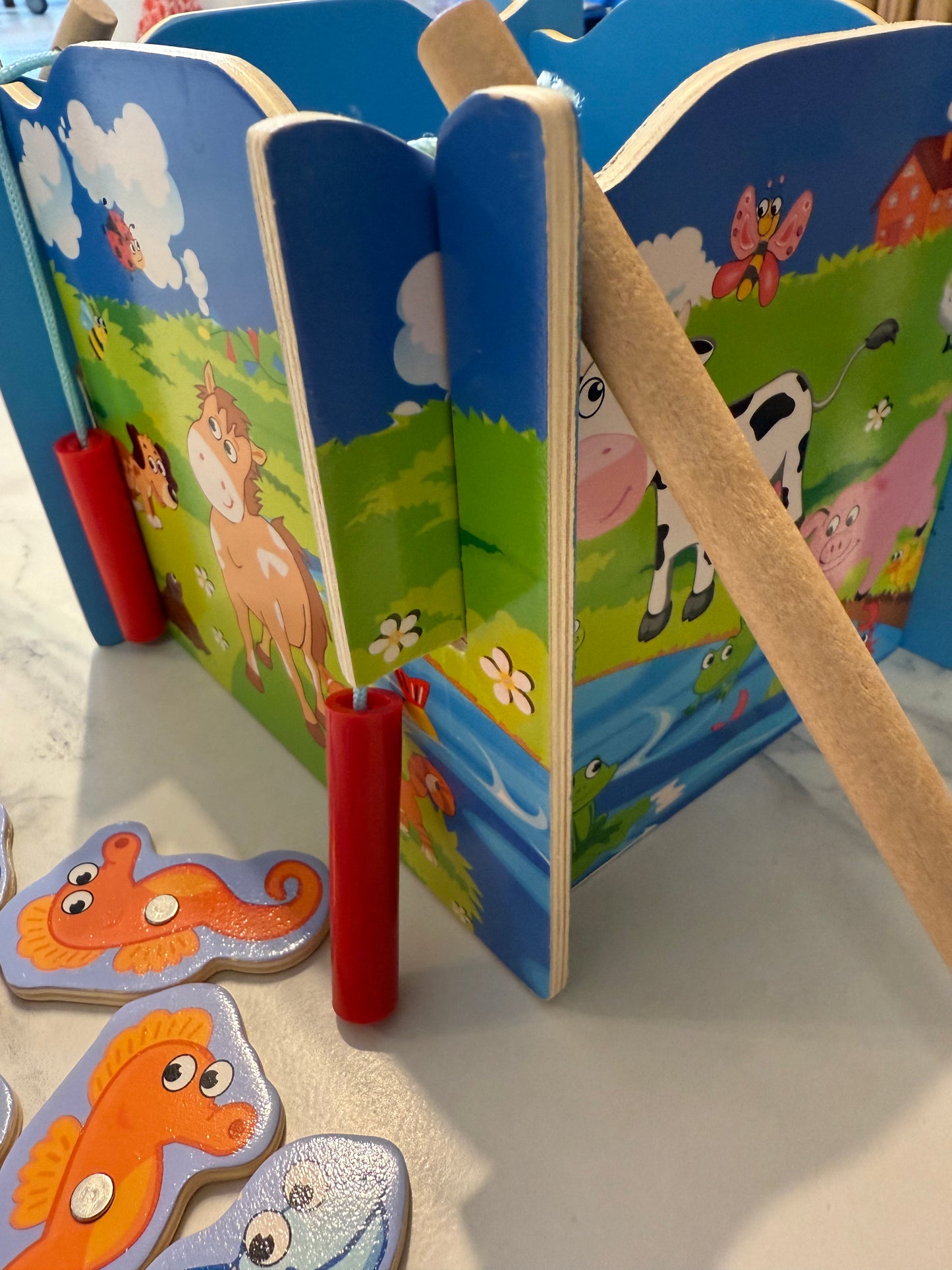 🧲 Medinis magnetinis žvejybinis rinkinys „Mažųjų žvejų ūkis“