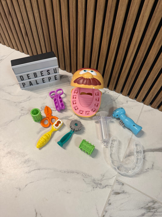 Linksmasis dantukų meistras – stomatologo žaidimų rinkinys