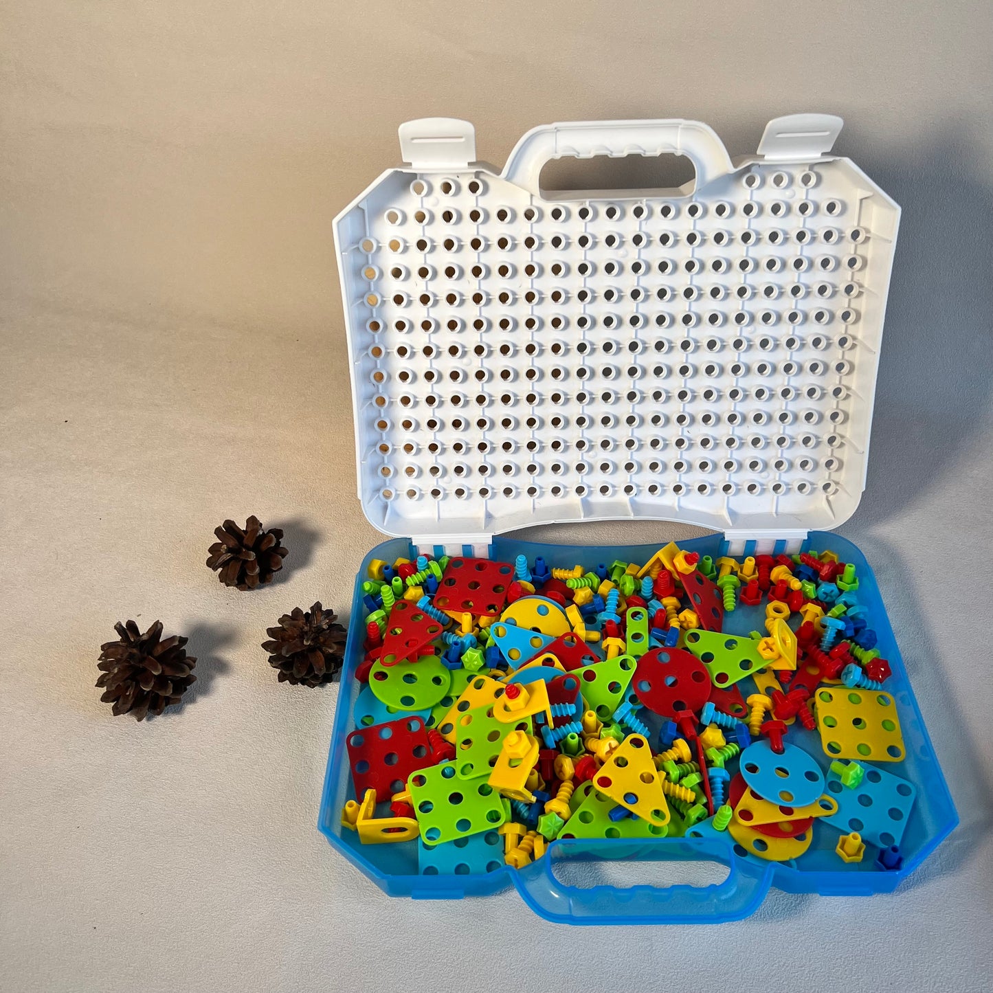 Konstruktorius su elektriniu suktuvu