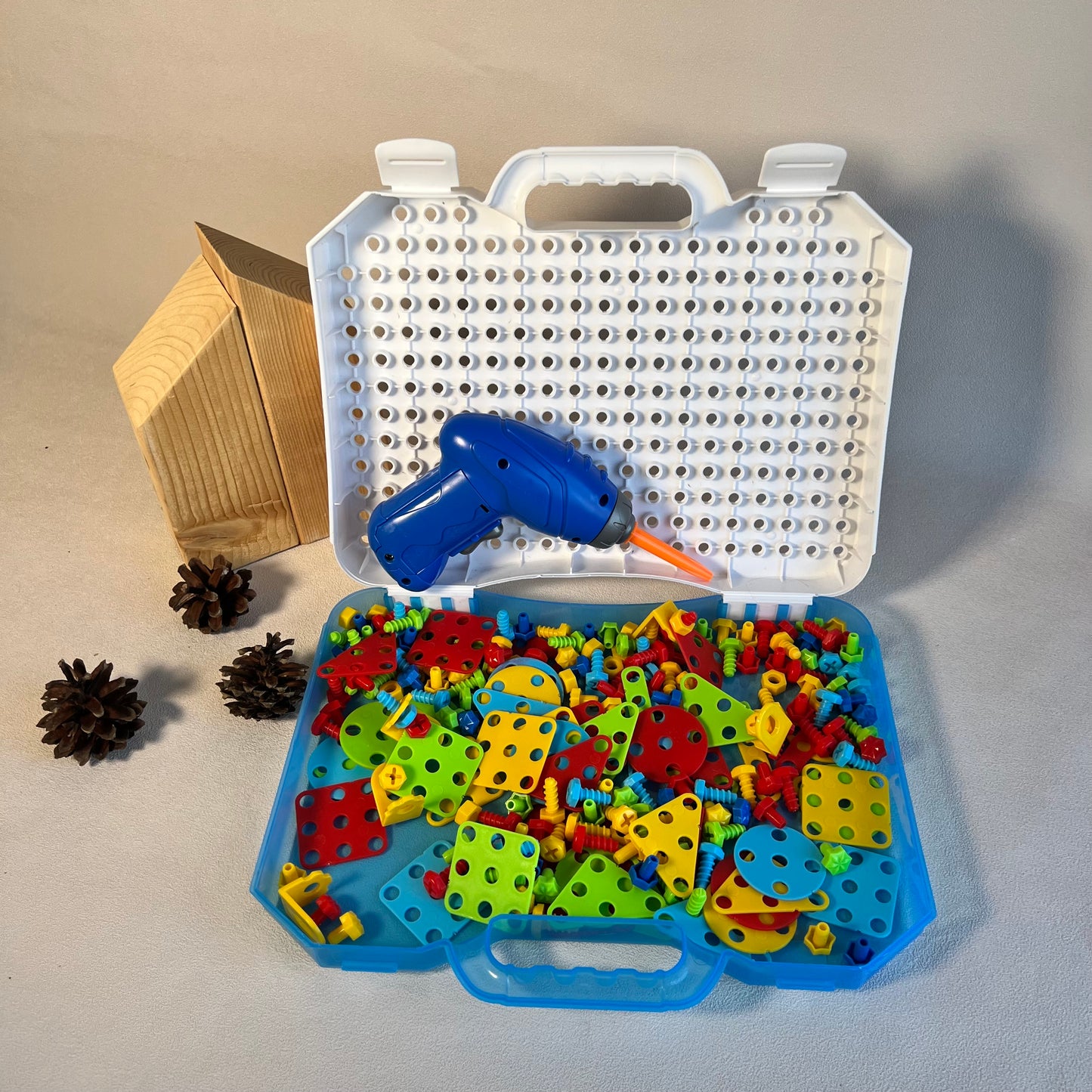 Konstruktorius su elektriniu suktuvu