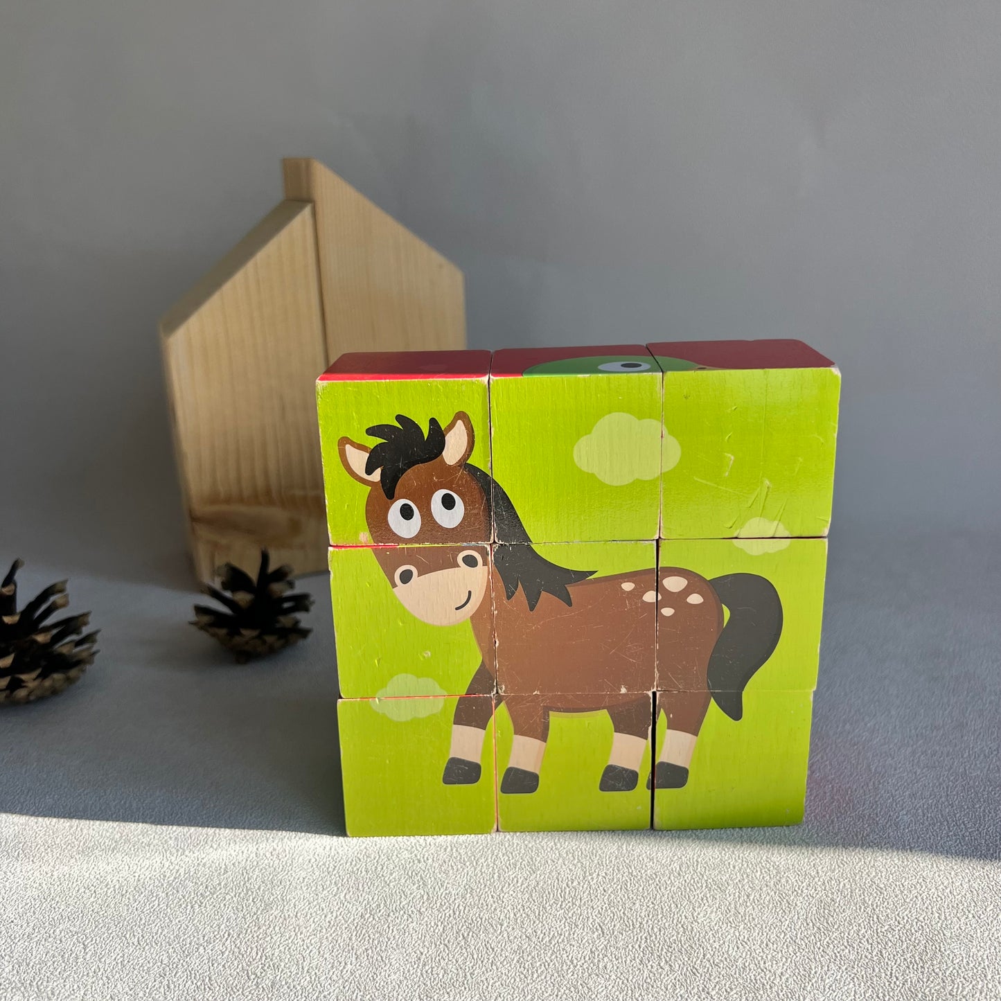 Kaladėlės Gyvūnėliai, Hape