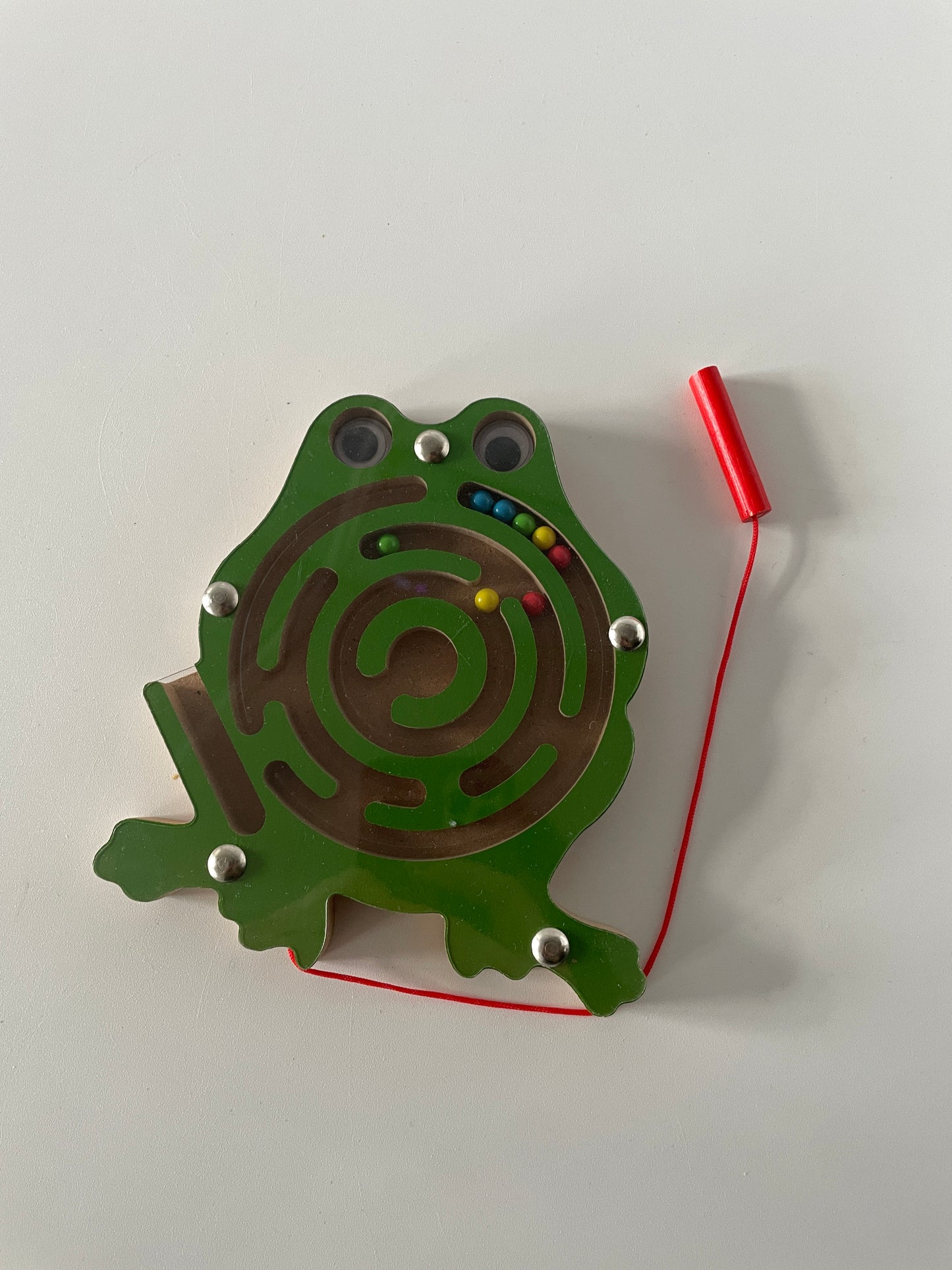 Medinis magnetinis labirintas Varlytė