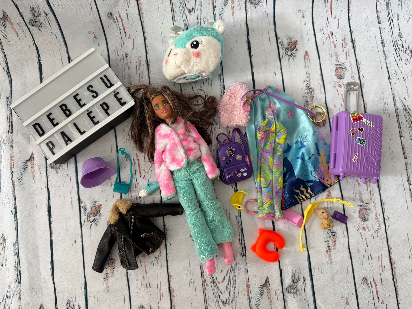 💕👗 Barbie lėlė su drabužėlių ir aksesuarų rinkiniu