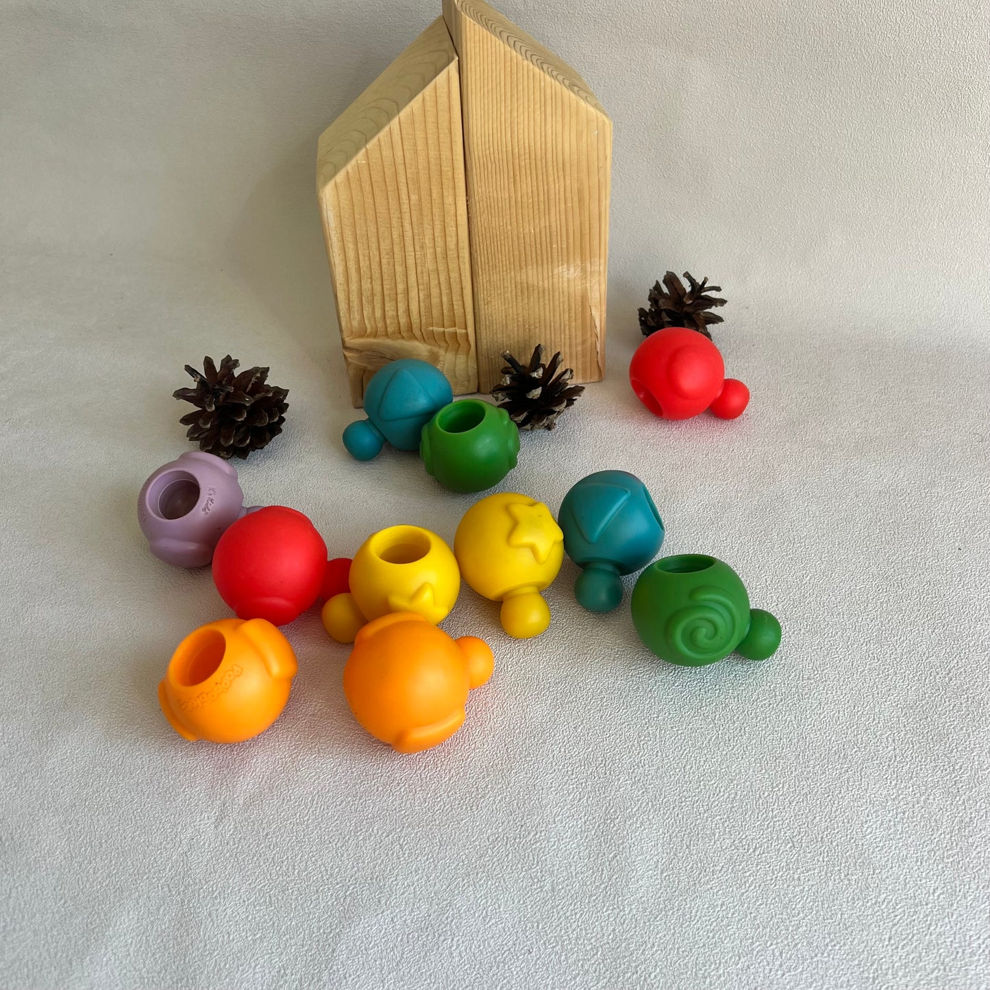 Sujungiami minkšti dideli karoliukai