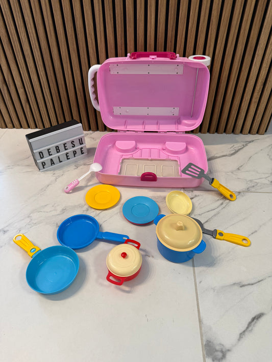 🍳Žaislinis lagaminėlis su virtuvės įrankiais