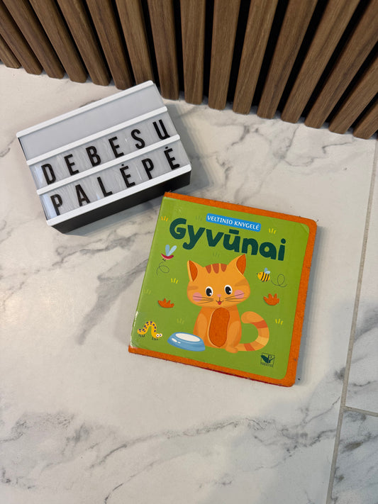 📗Veltinio knygelė „Gyvūnai“ mažiesiems