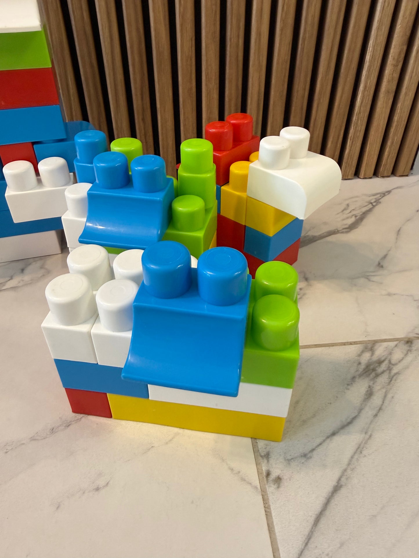 🧸 Dideli spalvoti konstruktoriaus blokai mažyliams