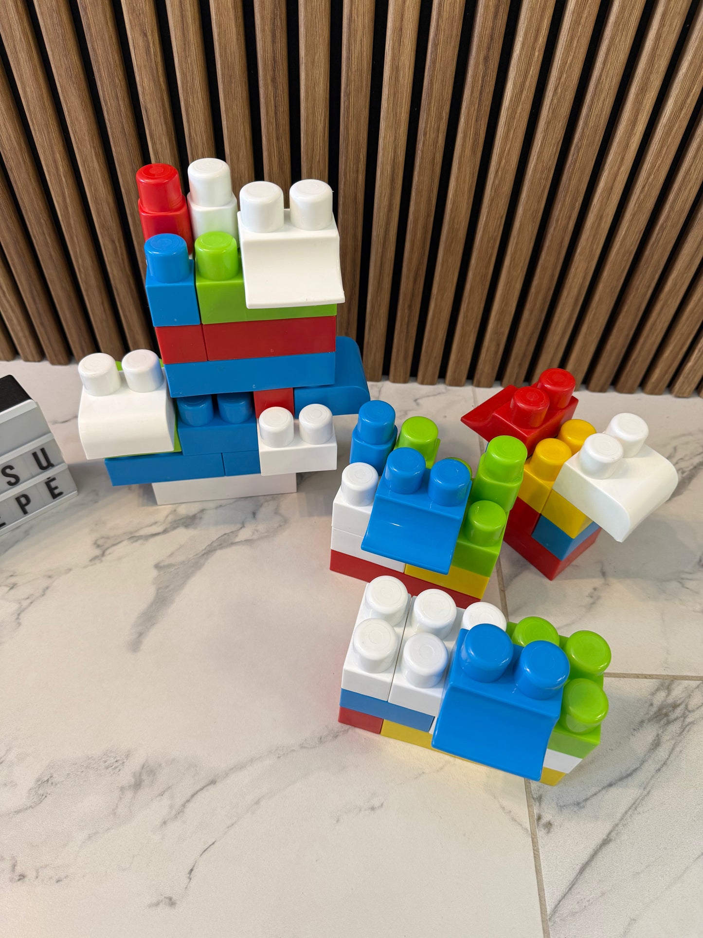 🧸 Dideli spalvoti konstruktoriaus blokai mažyliams