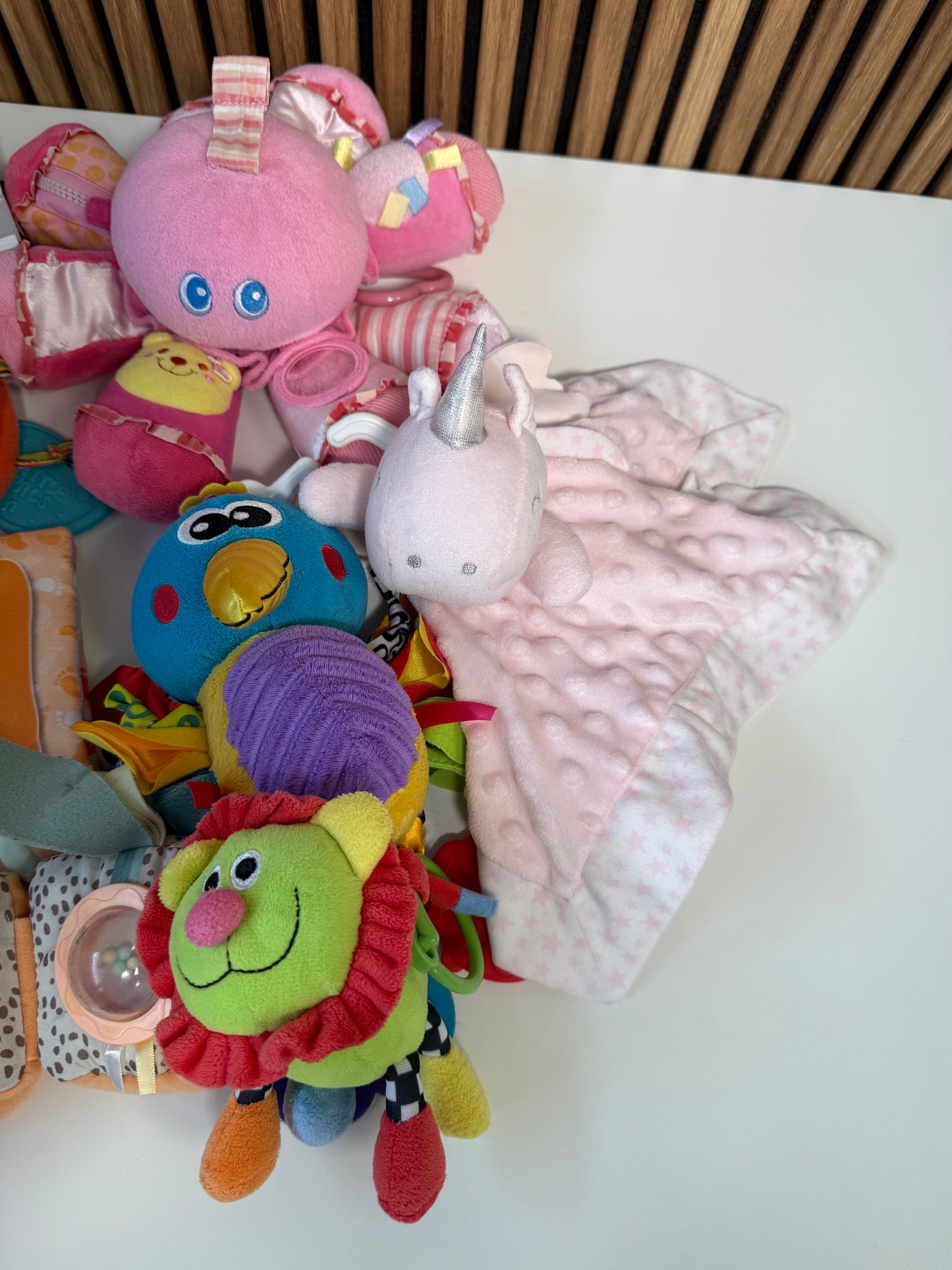 🧸 Kūdikių sensorinių žaislų rinkinys „Mažos rankytės atradimams“