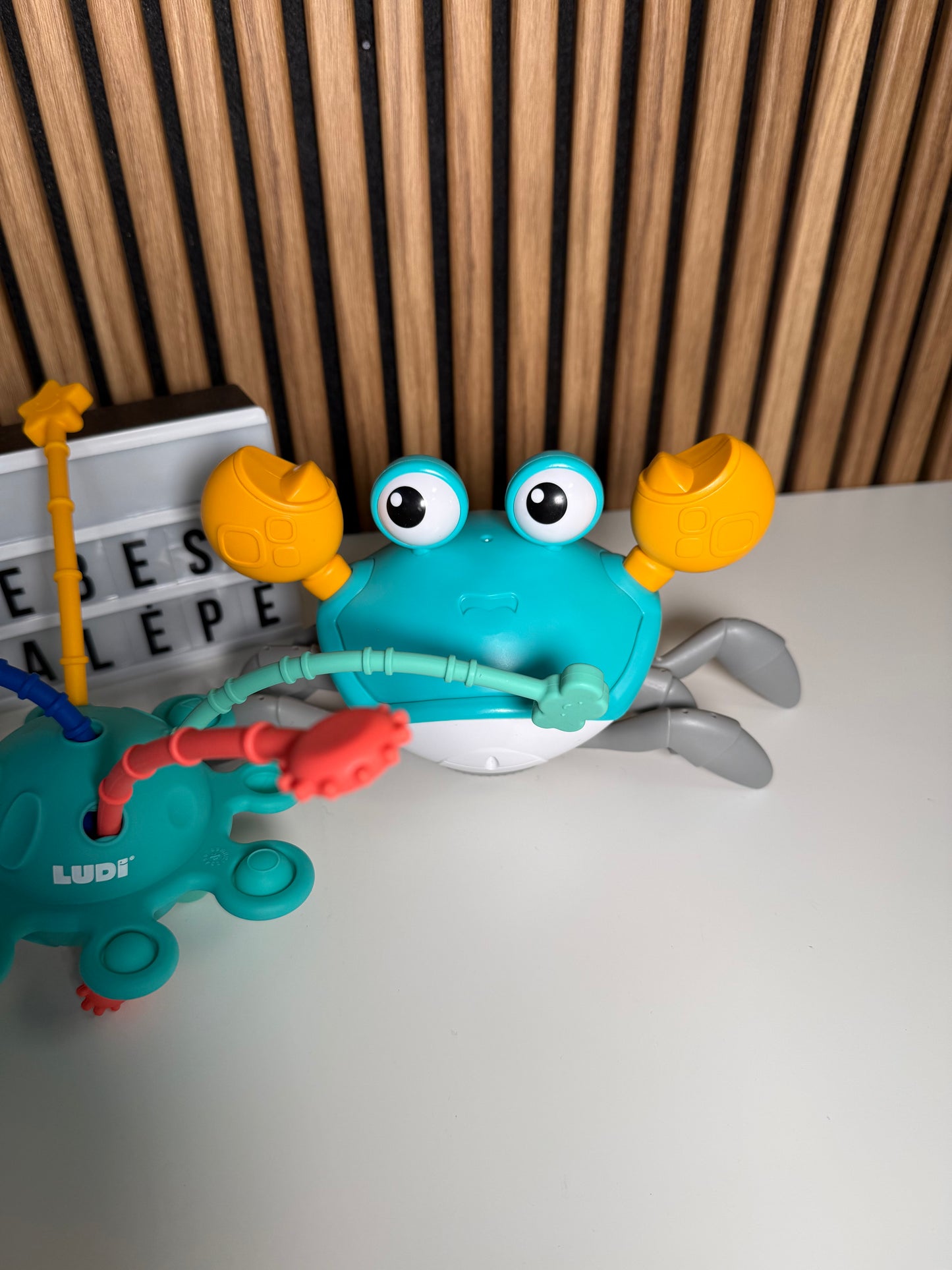 🦀 Interaktyvus krabiukas ir sensorinis aštuonkojis – judantys žaislai mažyliams