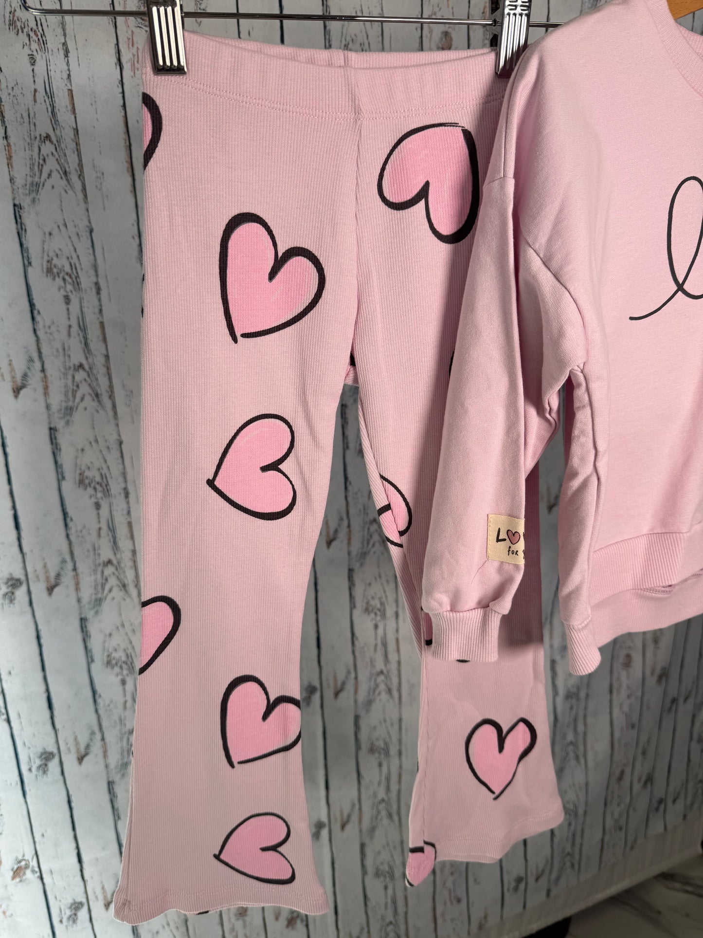 Smagus džemperio ir kelnių komplektas