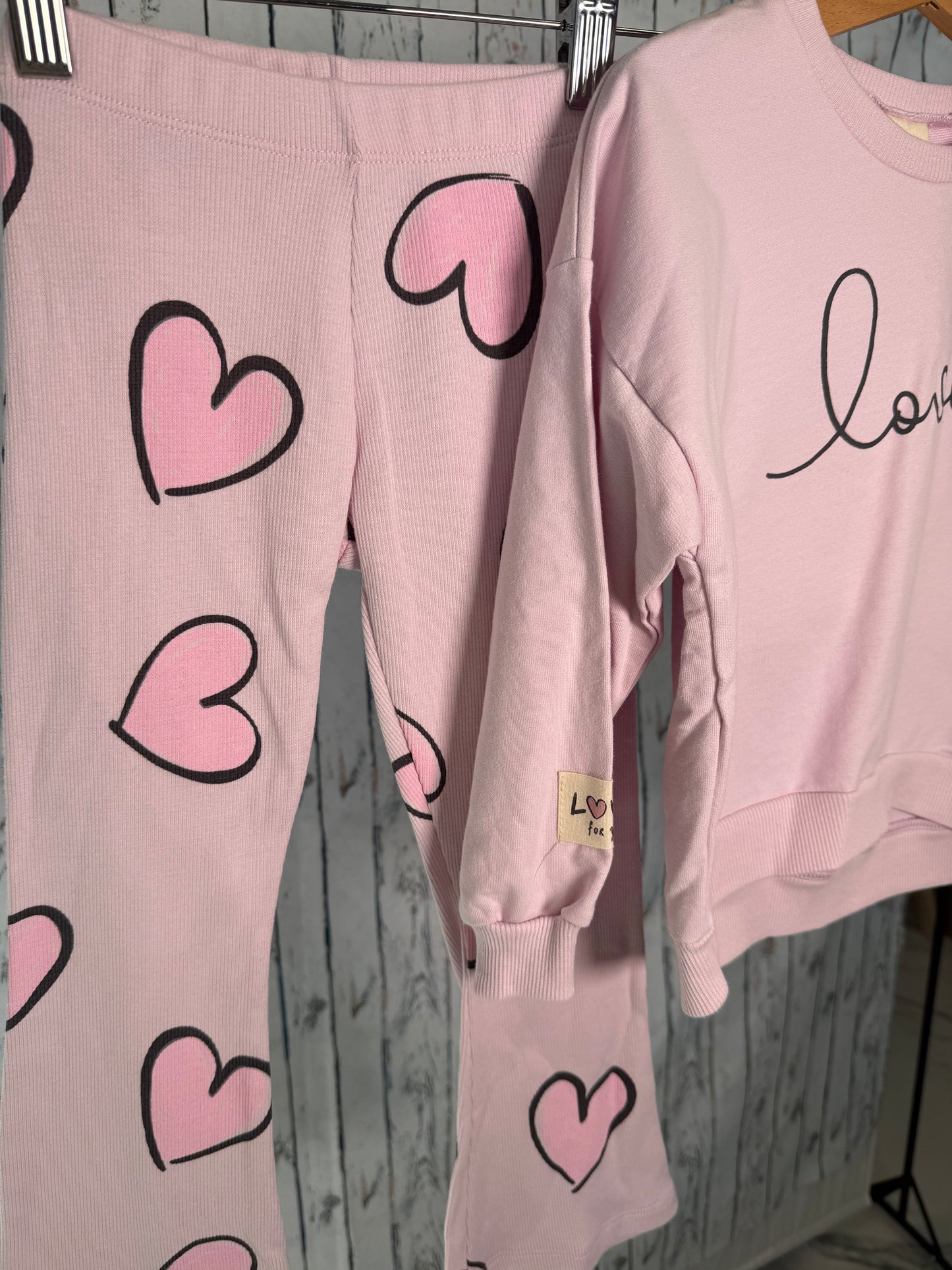 Smagus džemperio ir kelnių komplektas