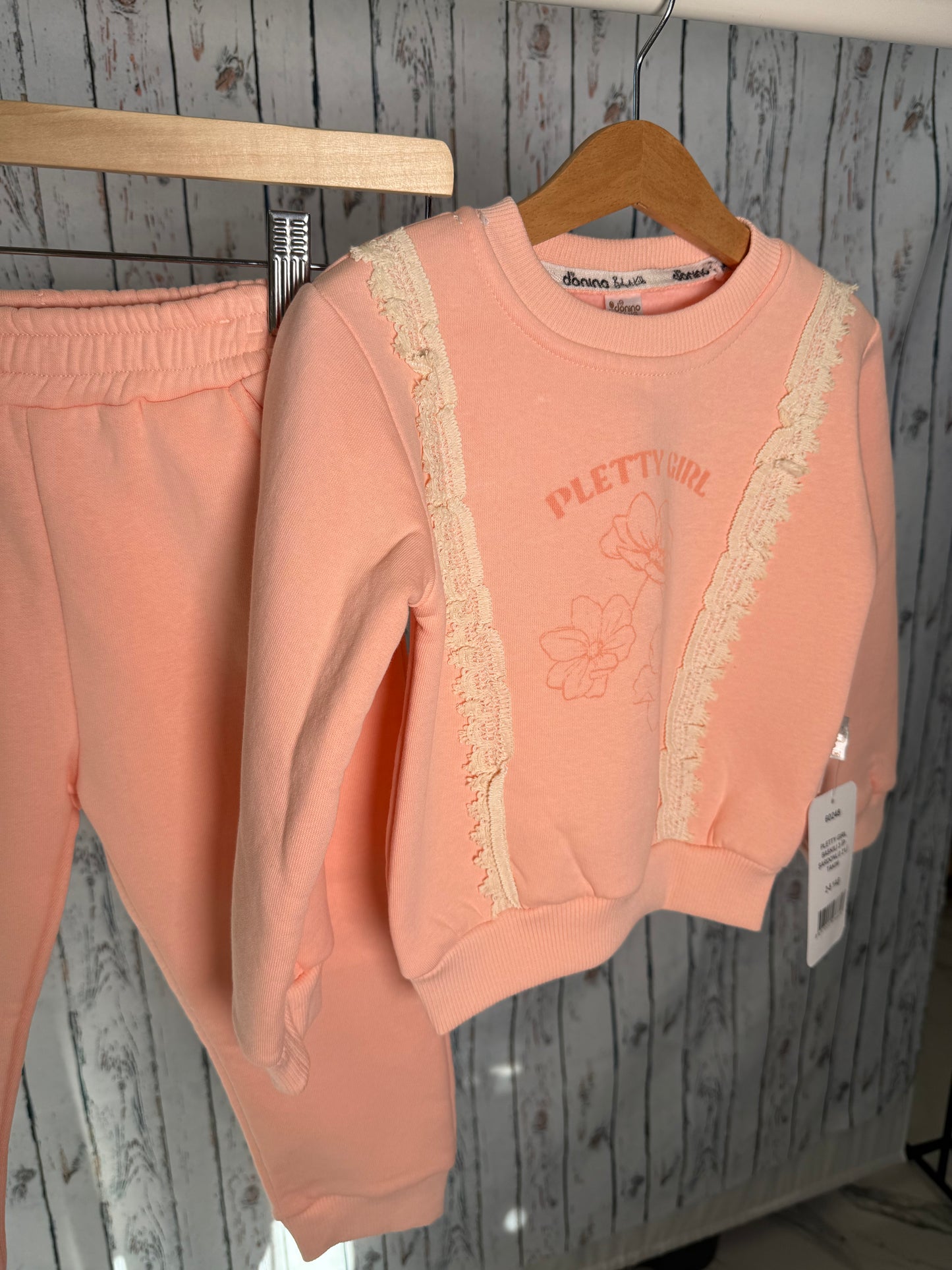 Smagus džemperio ir kelnių komplektas