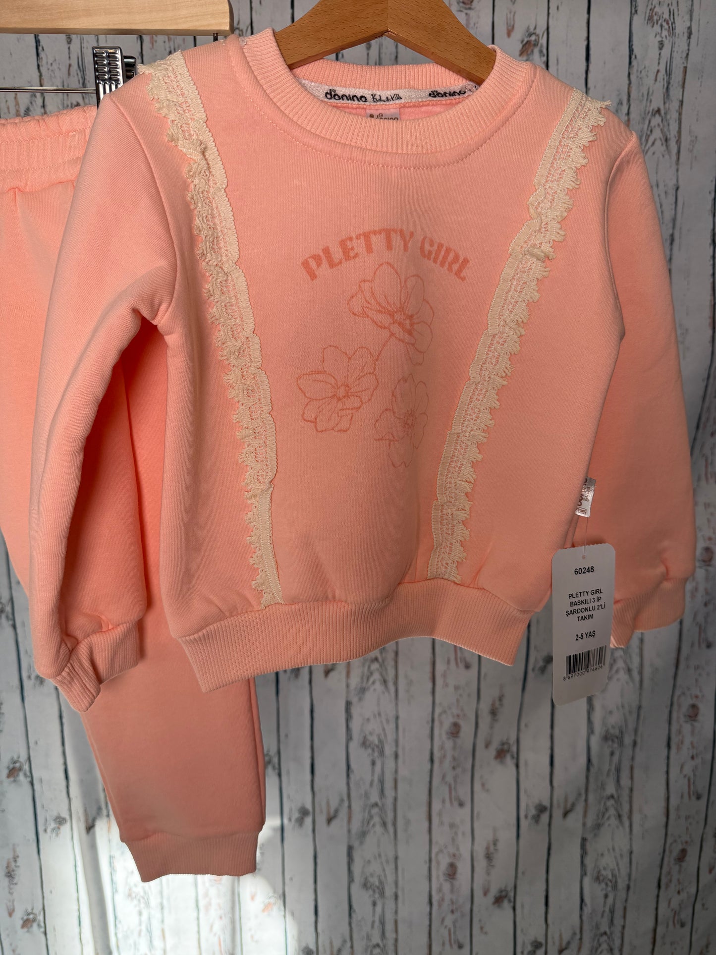 Smagus džemperio ir kelnių komplektas