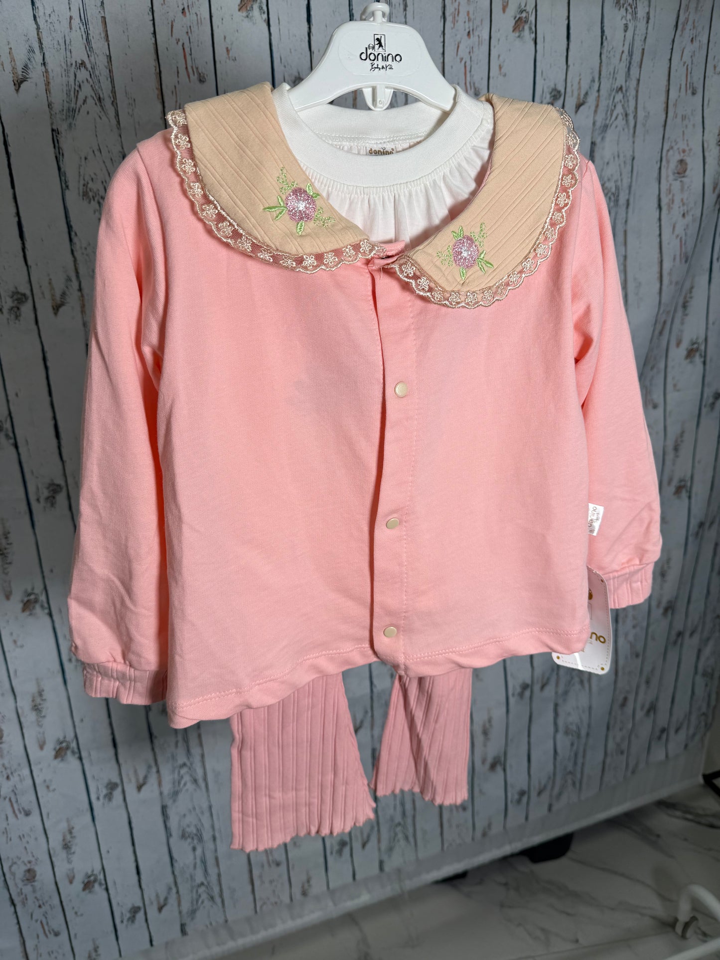 Smagus trijų dalių kompektukas