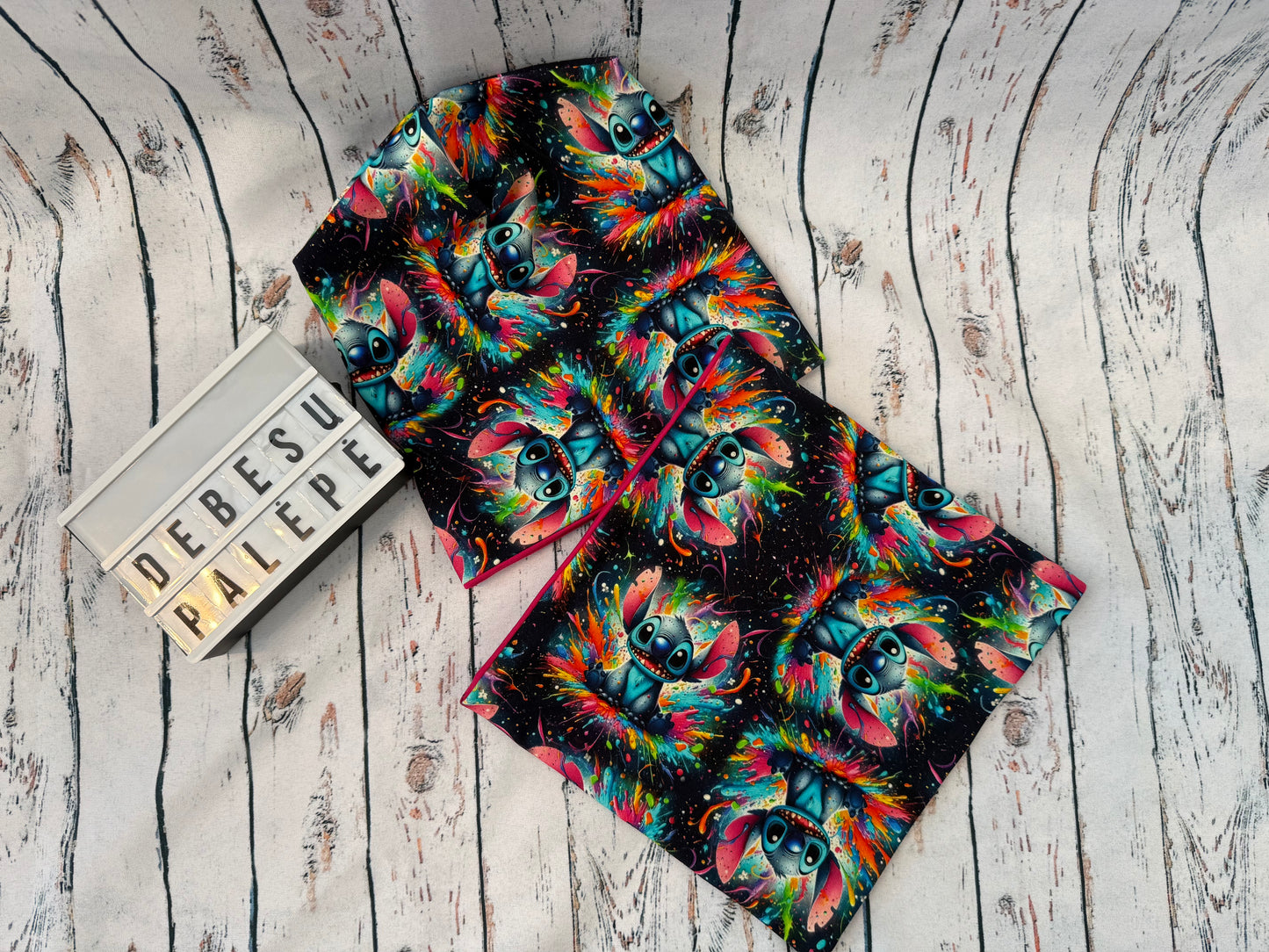 Rankų darbo kepurės ir movos komplektas