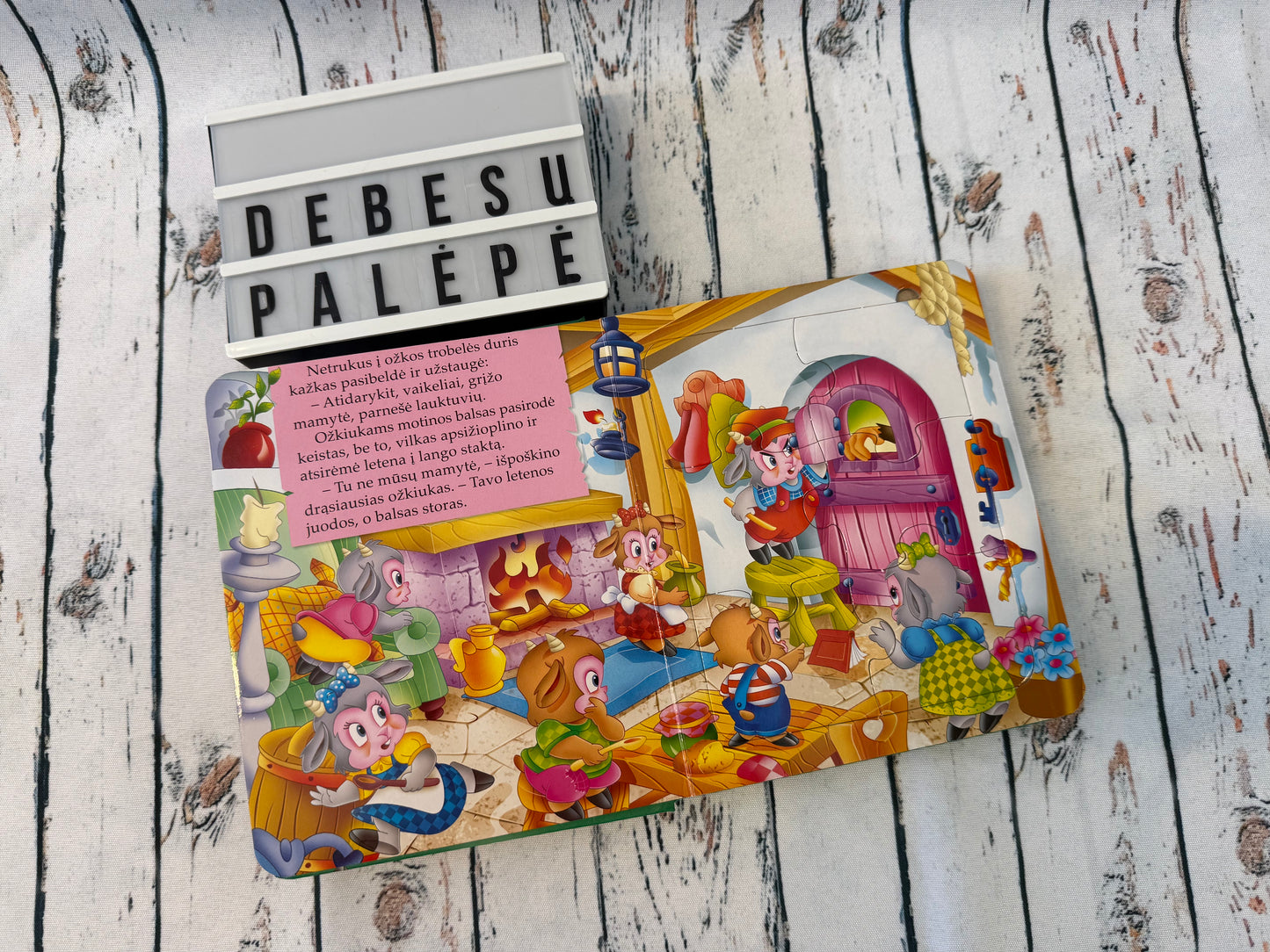 📚 Vilkas ir septyni ožiukai dėlionių knyga